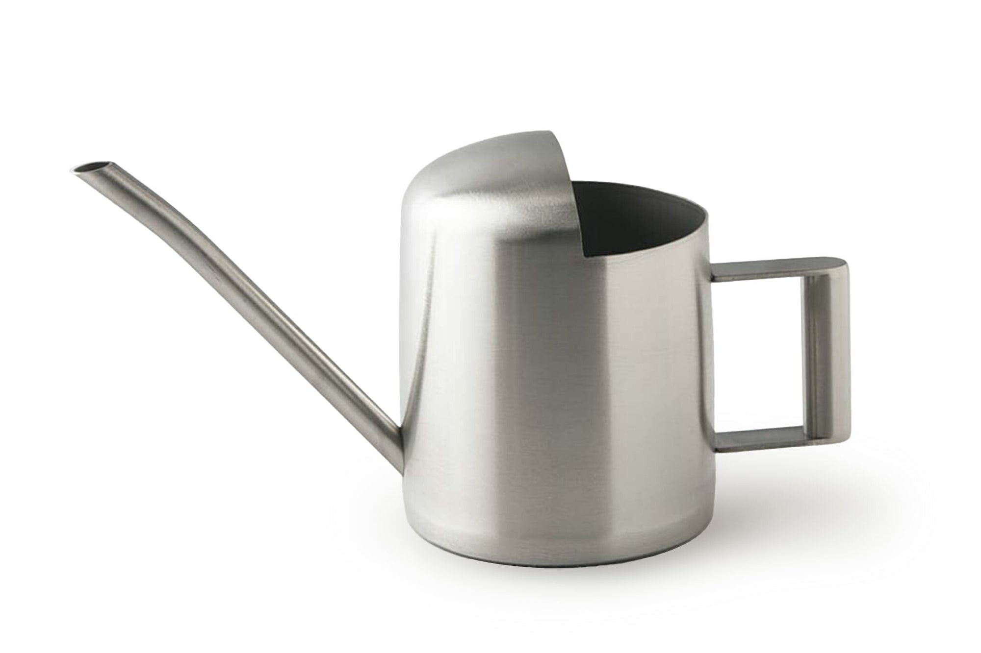 お庭がなくても室内で楽しめるのがインドアガーデニングです。インドアガーデニングで植物に癒やされてみませんか？小さな観葉植物やハーブなどを育てているという人には細く長いノズルのジョーロがオススメ。細いノズルが小さな鉢でも土にピンポイントに水を与えられて周りを汚すこともありません。小さめサイズなのでお部屋に置いても邪魔にならず、おしゃれなデザインもポイント。