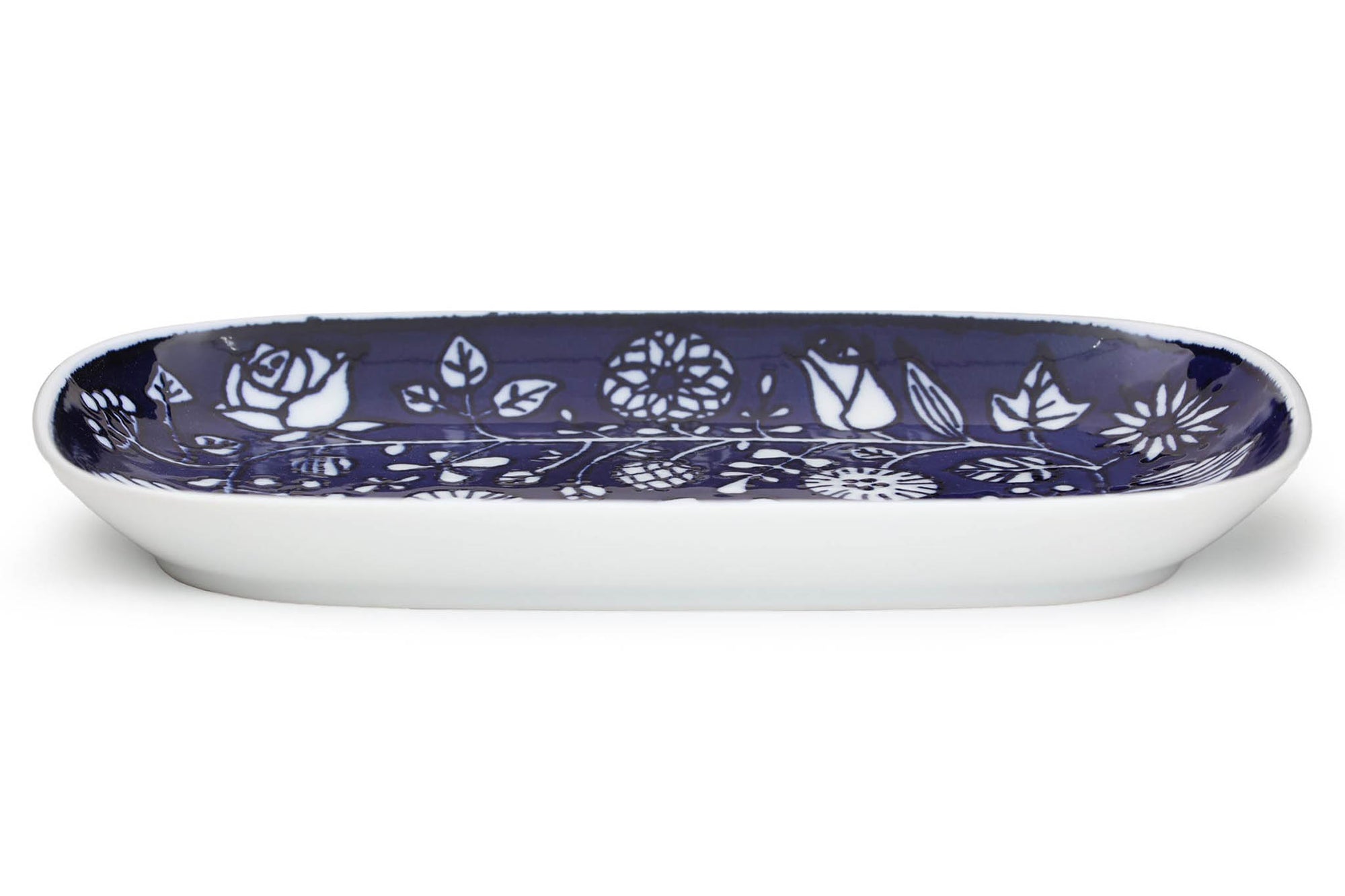 にぎやかなお花たちがとても楽しい、「フラワーパレード」。人気の波佐見焼のプレートの中でも大人気のアイテムです。まずは見ただけで楽しい柄。3色ご用意しておりますが、どれも華やかで躍動感にあふれています。