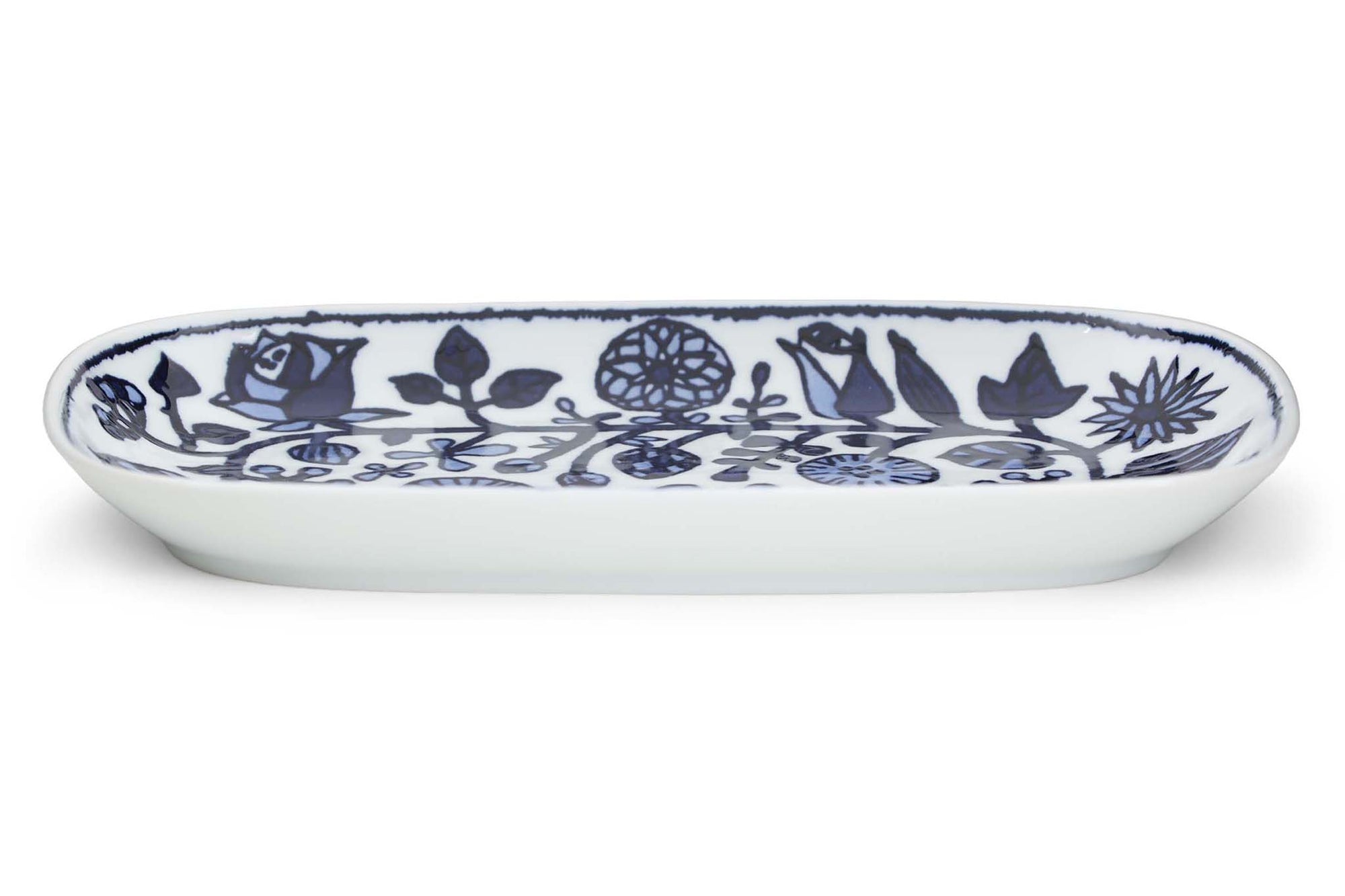 にぎやかなお花たちがとても楽しい、「フラワーパレード」。人気の波佐見焼のプレートの中でも大人気のアイテムです。まずは見ただけで楽しい柄。3色ご用意しておりますが、どれも華やかで躍動感にあふれています。