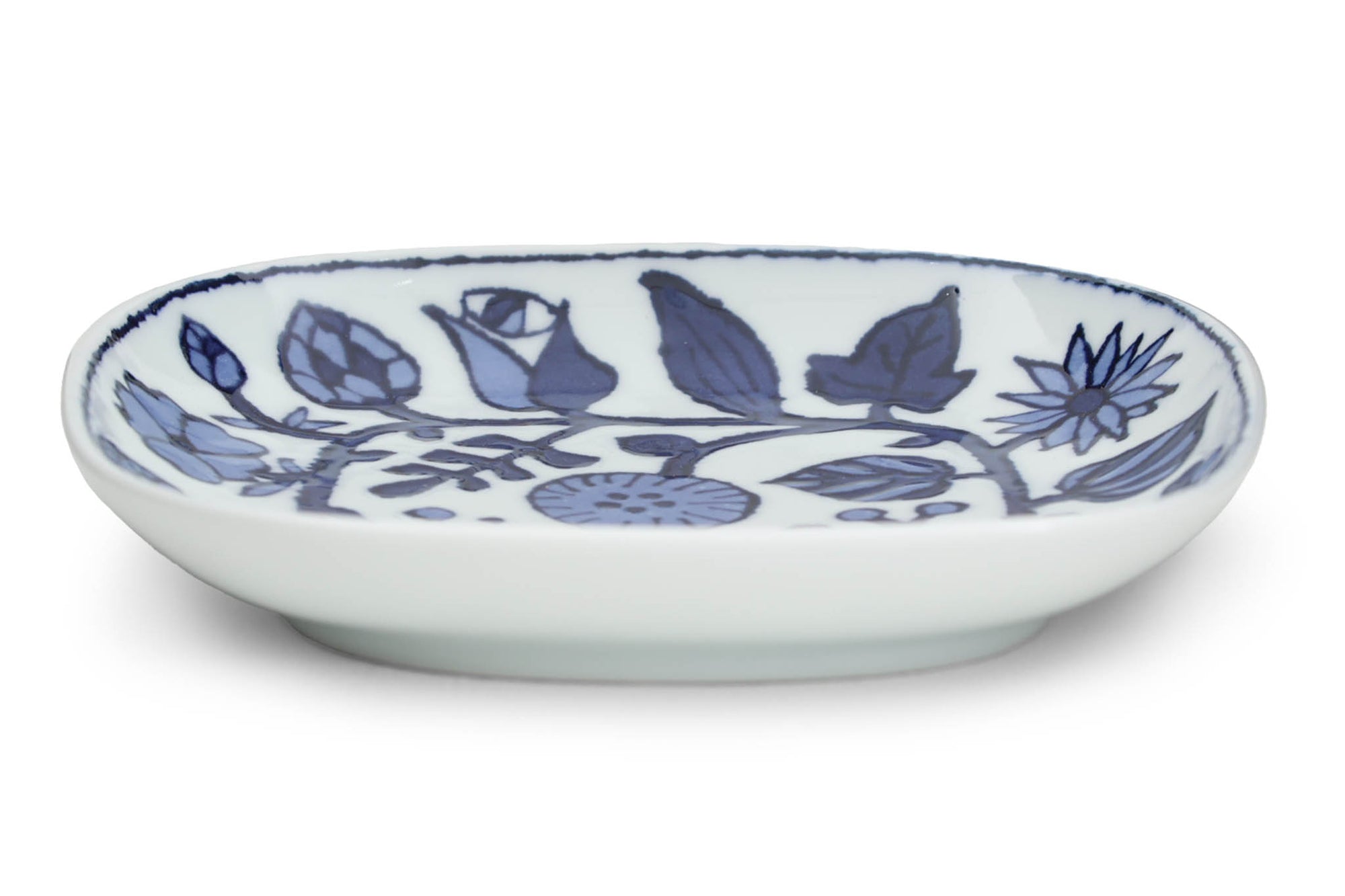 にぎやかなお花たちがとても楽しい、「フラワーパレード」。人気の波佐見焼のプレートの中でも大人気のアイテムです。まずは見ただけで楽しい柄。3色ご用意しておりますが、どれも華やかで躍動感にあふれています。