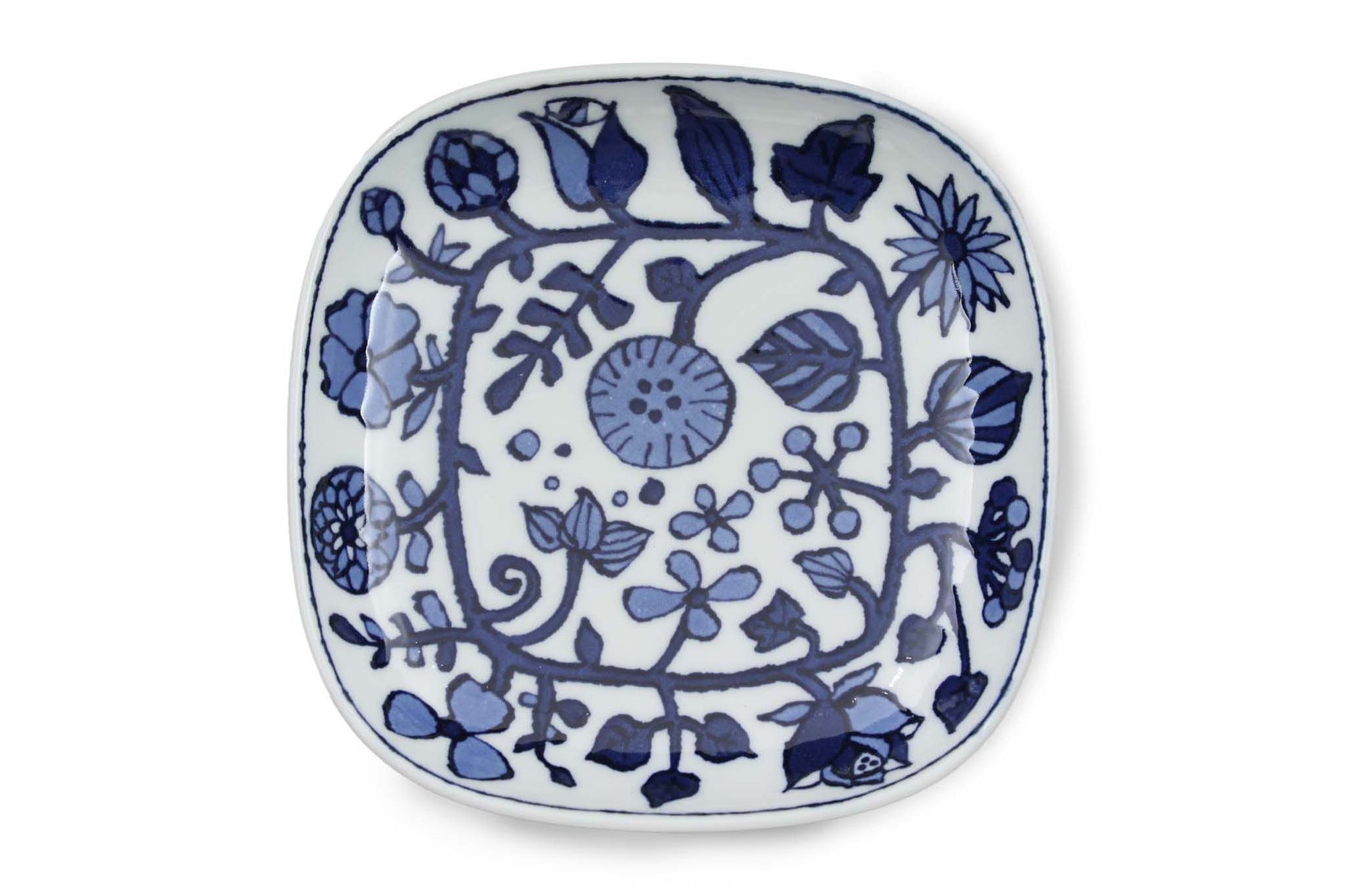 にぎやかなお花たちがとても楽しい、「フラワーパレード」。人気の波佐見焼のプレートの中でも大人気のアイテムです。まずは見ただけで楽しい柄。3色ご用意しておりますが、どれも華やかで躍動感にあふれています。