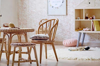 Bloomingvilleは、2000年にデンマークで設立されました。たった2名でスタートした会社は今ではヨーロッパ内40名を超える従業員と、40を超える代理店にまで成長しました。Bloomingvilleの空想的なデザインの製品は全て会社の専属デザイナーによって開発されています。フランスのブロカントに影響を受け、ノスタルジックなスカンジナビアデザインと最新のデザインを融合させたユニークなデザインに仕上がっています。