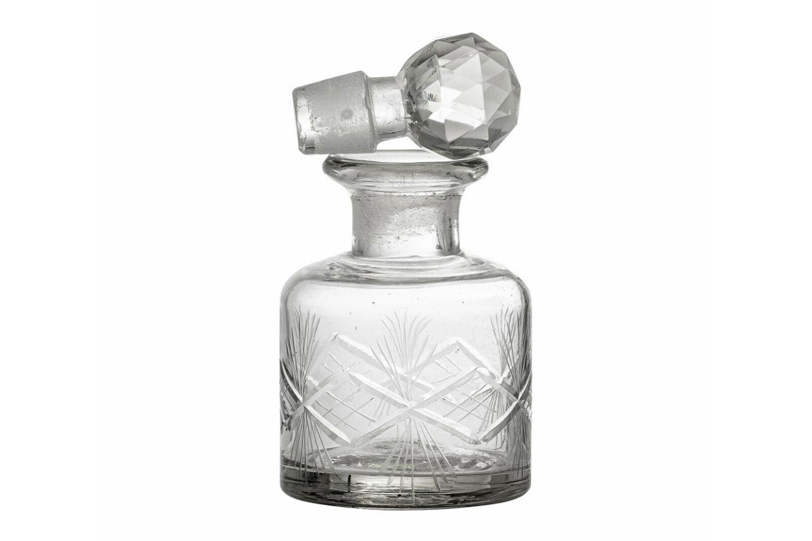 Bloomingvilleは、2000年にデンマークで設立されました。たった2名でスタートした会社は今ではヨーロッパ内40名を超える従業員と、40を超える代理店にまで成長しました。Bloomingvilleの空想的なデザインの製品は全て会社の専属デザイナーによって開発されています。フランスのブロカントに影響を受け、ノスタルジックなスカンジナビアデザインと最新のデザインを融合させたユニークなデザインに仕上がっています。