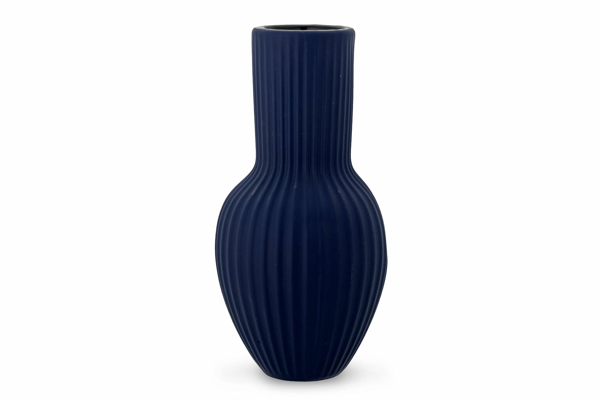 Bloomingvilleは、2000年にデンマークで設立されました。たった2名でスタートした会社は今ではヨーロッパ内40名を超える従業員と、40を超える代理店にまで成長しました。Bloomingvilleの空想的なデザインの製品は全て会社の専属デザイナーによって開発されています。フランスのブロカントに影響を受け、ノスタルジックなスカンジナビアデザインと最新のデザインを融合させたユニークなデザインに仕上がっています。