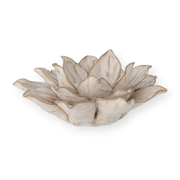 Bloomingville（ブルーミングヴィル）は2000年にデンマークで誕生した北欧インテリアブランドです。創業者ベティーナ・スタメのもと、北欧デザインの伝統に現代的な感性を融合させた製品を展開し、シンプルで温かみのあるライフスタイルを提案しています。ナチュラルな素材や落ち着いた色合いが特徴で、リビングやキッチン、バスルーム、子供部屋などさまざまな空間に自然に調和し、心地よさをもたらします。テーブルウェア、北欧雑貨、キッズアイテムまで幅広く揃え、使いやすさと美しさを兼ね備えたデザインで暮らしを彩ります。「小さな変化で大きな幸せを」というコンセプトのもと、手の届く価格で上質な北欧スタイルを日常に取り入れることができるのも魅力です。ナチュラルインテリアやシンプルモダンな空間づくりに関心のある方に最適なブランドとして、Bloomingvilleはヨーロッパを中心に世界中で高く評価されています。