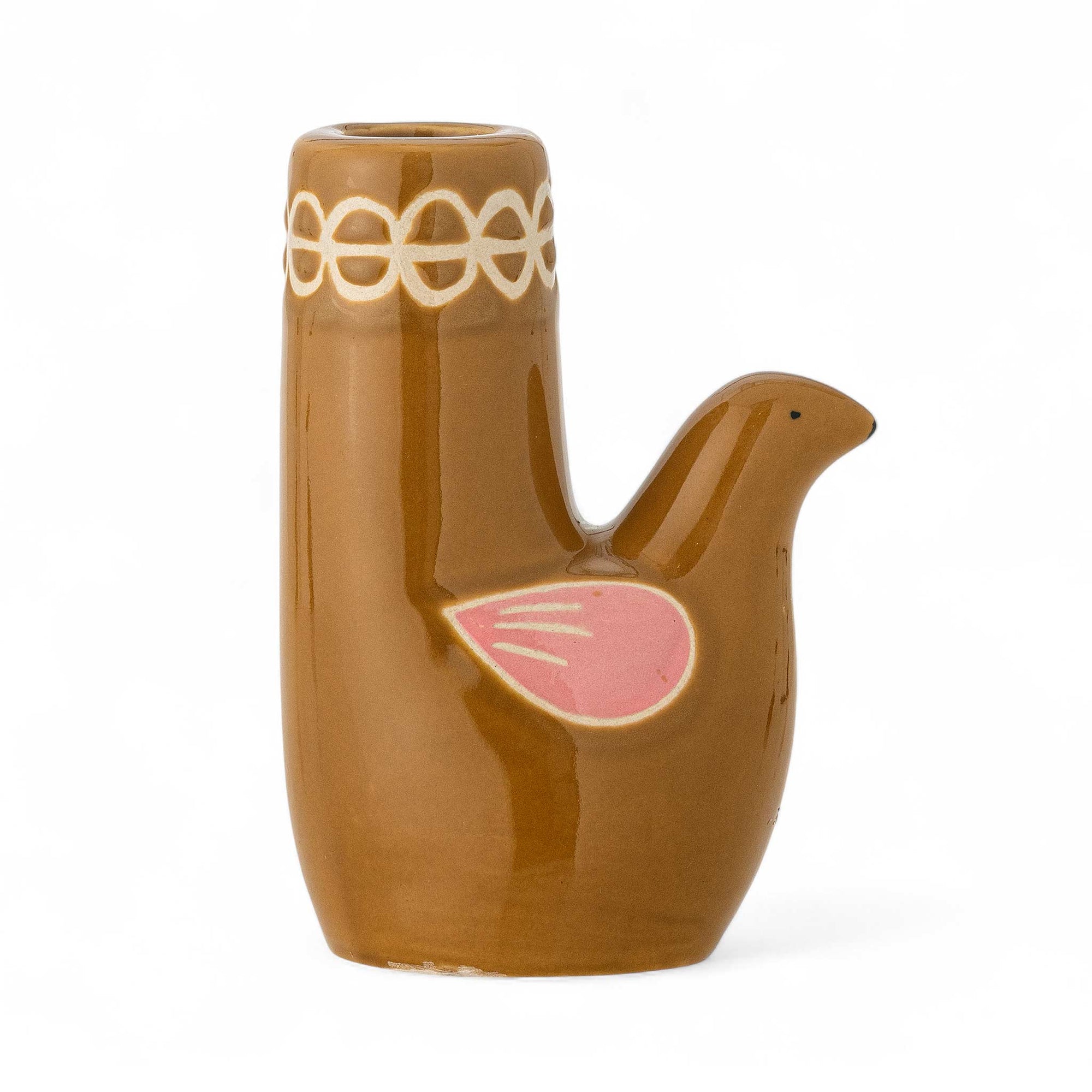 Bloomingville（ブルーミングヴィル）は2000年にデンマークで誕生した北欧インテリアブランドです。創業者ベティーナ・スタメのもと、北欧デザインの伝統に現代的な感性を融合させた製品を展開し、シンプルで温かみのあるライフスタイルを提案しています。ナチュラルな素材や落ち着いた色合いが特徴で、リビングやキッチン、バスルーム、子供部屋などさまざまな空間に自然に調和し、心地よさをもたらします。テーブルウェア、北欧雑貨、キッズアイテムまで幅広く揃え、使いやすさと美しさを兼ね備えたデザインで暮らしを彩ります。「小さな変化で大きな幸せを」というコンセプトのもと、手の届く価格で上質な北欧スタイルを日常に取り入れることができるのも魅力です。ナチュラルインテリアやシンプルモダンな空間づくりに関心のある方に最適なブランドとして、Bloomingvilleはヨーロッパを中心に世界中で高く評価されています。