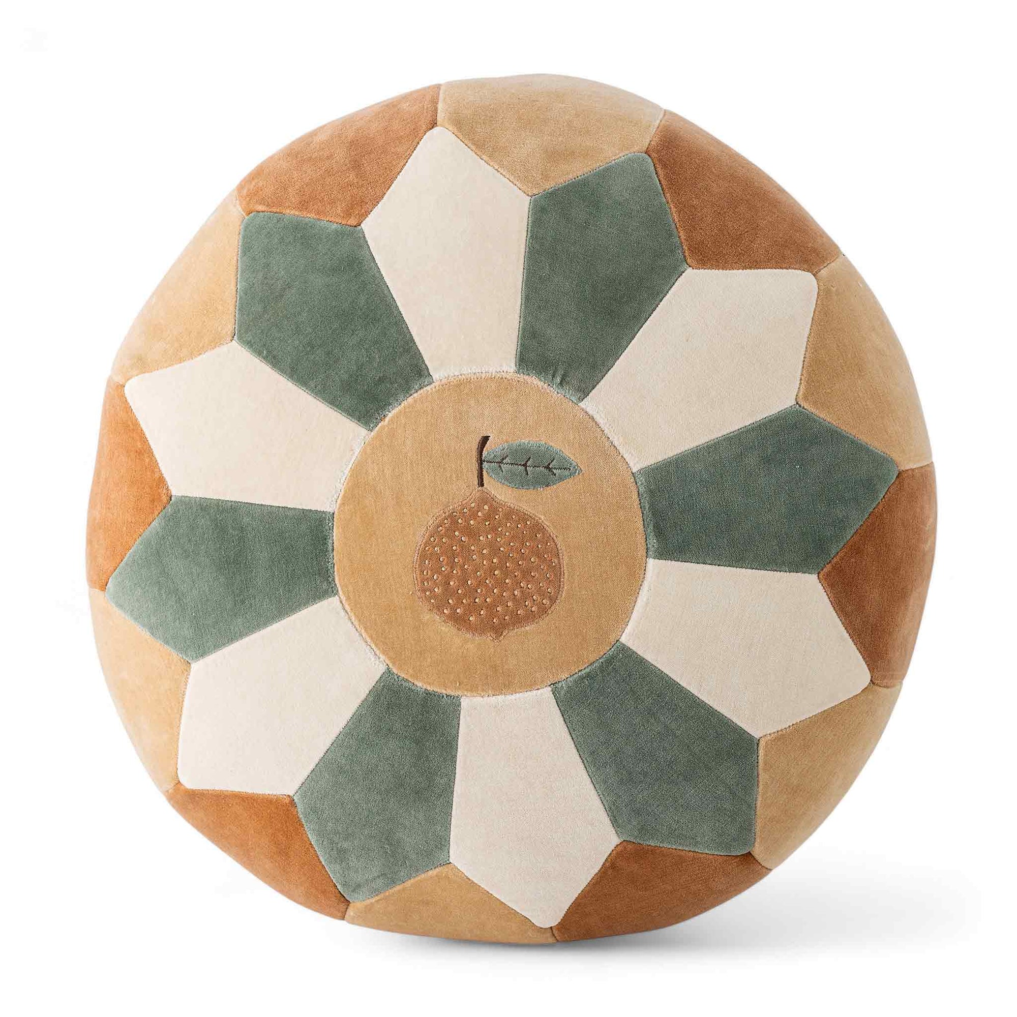 Bloomingville（ブルーミングヴィル）は2000年にデンマークで誕生した北欧インテリアブランドです。創業者ベティーナ・スタメのもと、北欧デザインの伝統に現代的な感性を融合させた製品を展開し、シンプルで温かみのあるライフスタイルを提案しています。ナチュラルな素材や落ち着いた色合いが特徴で、リビングやキッチン、バスルーム、子供部屋などさまざまな空間に自然に調和し、心地よさをもたらします。テーブルウェア、北欧雑貨、キッズアイテムまで幅広く揃え、使いやすさと美しさを兼ね備えたデザインで暮らしを彩ります。「小さな変化で大きな幸せを」というコンセプトのもと、手の届く価格で上質な北欧スタイルを日常に取り入れることができるのも魅力です。ナチュラルインテリアやシンプルモダンな空間づくりに関心のある方に最適なブランドとして、Bloomingvilleはヨーロッパを中心に世界中で高く評価されています。