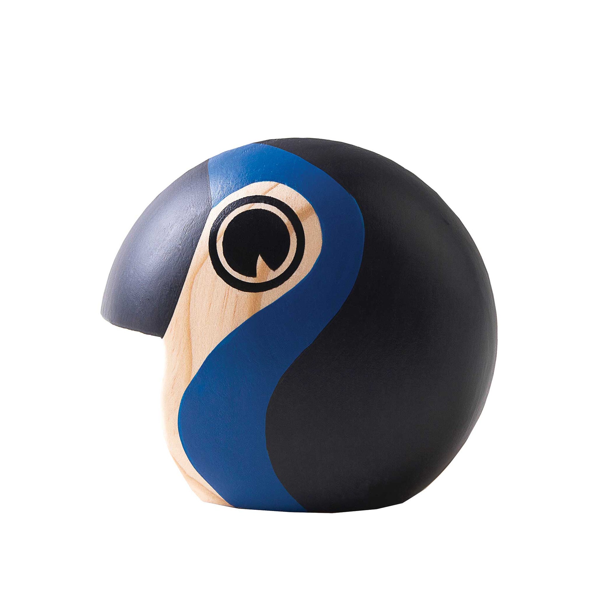 ハンス・ブリングは1961年にディスクスをデザインしました。古代ギリシャの競技に用いられた円盤の形をした鳥‐ディスクス‐にはパイン材が使用され、胸の部分は木そのものの色、カラフルな羽の部分にはハンドペイントが施されており、パイン材ならではの品質がその美しい木目とカラフルなペイントの対比を際立たせています。