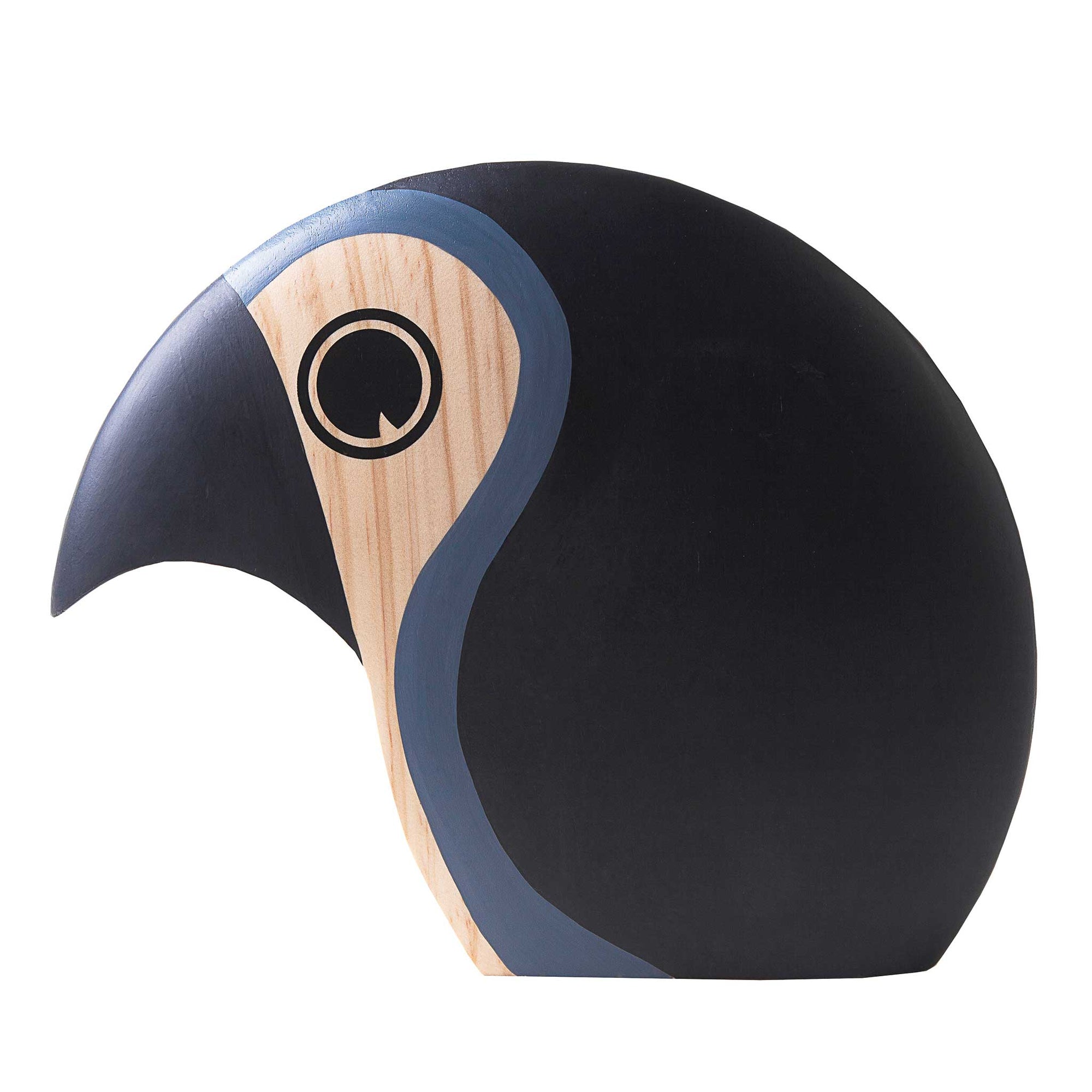 ハンス・ブリングは1961年にディスクスをデザインしました。古代ギリシャの競技に用いられた円盤の形をした鳥‐ディスクス‐にはパイン材が使用され、胸の部分は木そのものの色、カラフルな羽の部分にはハンドペイントが施されており、パイン材ならではの品質がその美しい木目とカラフルなペイントの対比を際立たせています。