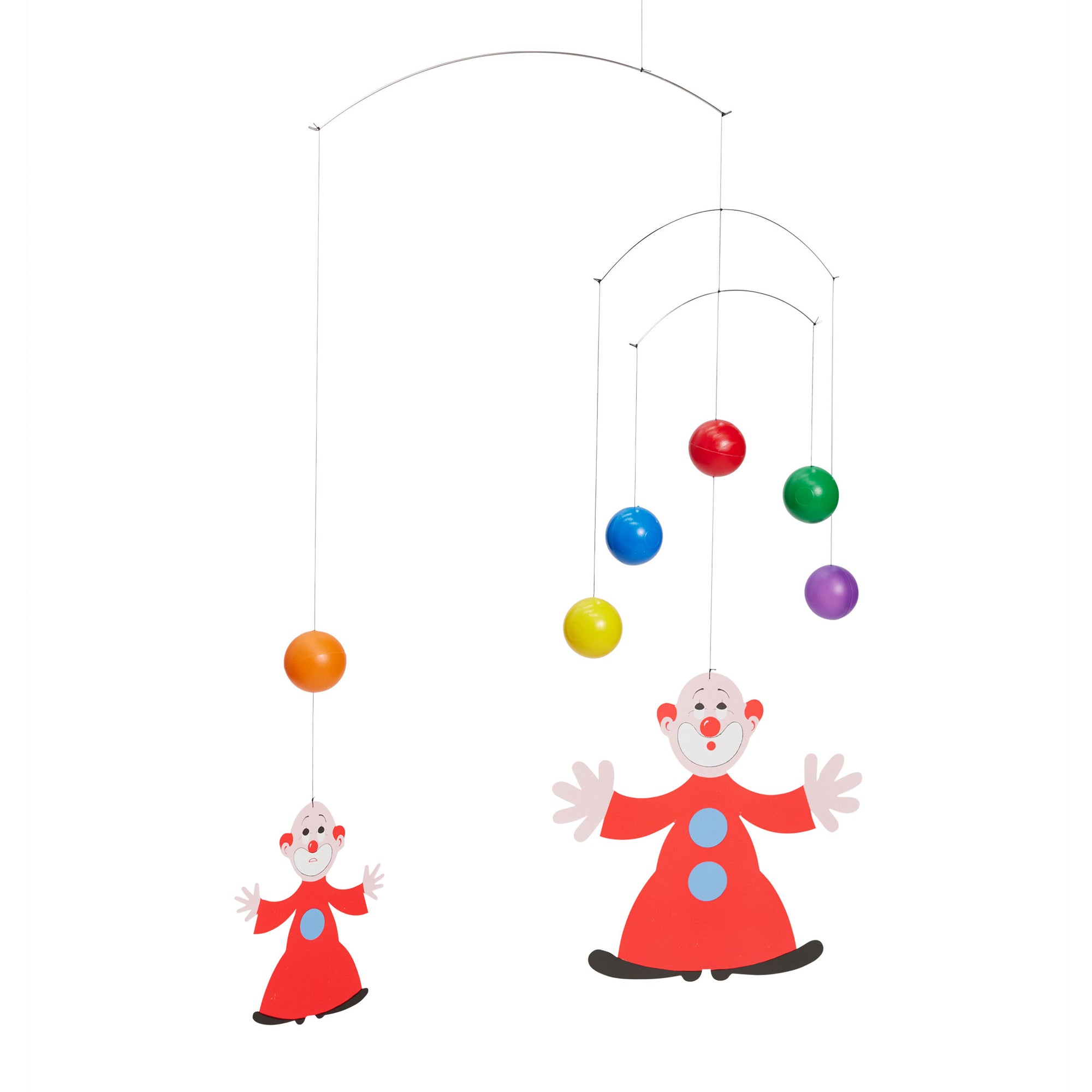 Flensted Mobiles（フレンステッド・モビール）は、1953年創業のデンマーク発・モビール専門ブランド。北欧デザインの文脈に立脚し、造形・質量配分・回転慣性を最適化して、わずかな気流でも自律的に表情を変える構成美を追求します。各パーツは重心とトルクの釣り合いを精密に設計し、静止と運動のあいだを往還する“動く彫刻”として空間に時間軸を付与。代表作「Lucky Storks」から幾何学、鳥類、気球まで多彩で、紙・ステンレス・木材の軽量構造は施工負荷が小さく、住宅・商業・ホスピタリティ・キッズ空間に適合します。現在もデンマーク国内で手作業組立・品質管理を徹底し、視覚ノイズを抑えた運動リズムが集中・鎮静・遊び心をもたらします。北欧インテリアの天井飾りや吊り下げモビールとして、リビング・子供部屋・出産祝いギフトに最適なデンマーク製の正規品です。