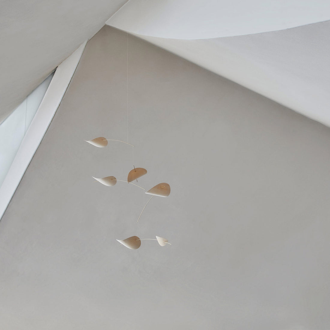 モビール 北欧 デンマーク製 Drifting Clouds 木製 ナチュラル – CHLOROS