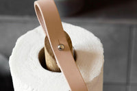 byWirthは、住宅デザインやライフスタイル、ファッションなどの分野で設計や製品開発をしているデザイン会社です。彼らは自身で商品を開発するにあたって常に自然素材の表現方法に挑戦し、機能的で創造的な製品を開発することに情熱を持っています。