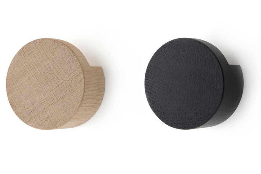 byWirthは、住宅デザインやライフスタイル、ファッションなどの分野で設計や製品開発をしているデザイン会社です。彼らは自身で商品を開発するにあたって常に自然素材の表現方法に挑戦し、機能的で創造的な製品を開発することに情熱を持っています。