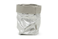 ユニークなLesorelleはイタリアの4人姉妹によって作られた、家族経営の会社です。UASHMAMAの商品は、その会社の1つのプロジェクトです。トスカーナ州の伝統的な技術に、自然を尊重しながら、ユニークで革新的なアイデアを組み合わせた洗う事が出来る特殊な紙は、見た目の新しさや、肌触りだけでなく、地球にも優しい素材です。