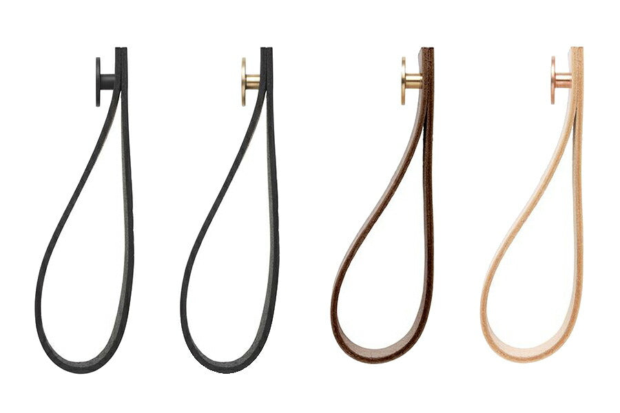 byLassenはコペンハーゲンのブランドです。デンマークの建築家MogensLassenとFlemmingLassenはデンマークの機能主義の先駆者で、ユニークなデザインと象徴的なアーキテクチャを発表し、多くの賞を受賞しました。建築家としての傍ら、彼ら自身のスタジオで家具やオブジェクトを設計しました。ドイツ語で立方体を表すKubusのキャンドルホルダーもその頃に設計されています。それらは彼らを尊敬する孫達によって商品として販売され、世界的なデザインアイテムとなりました。今後も新しい世代にラッセンの遺産を伝え続けて行くというシンプルなコンセプトを掲げています。