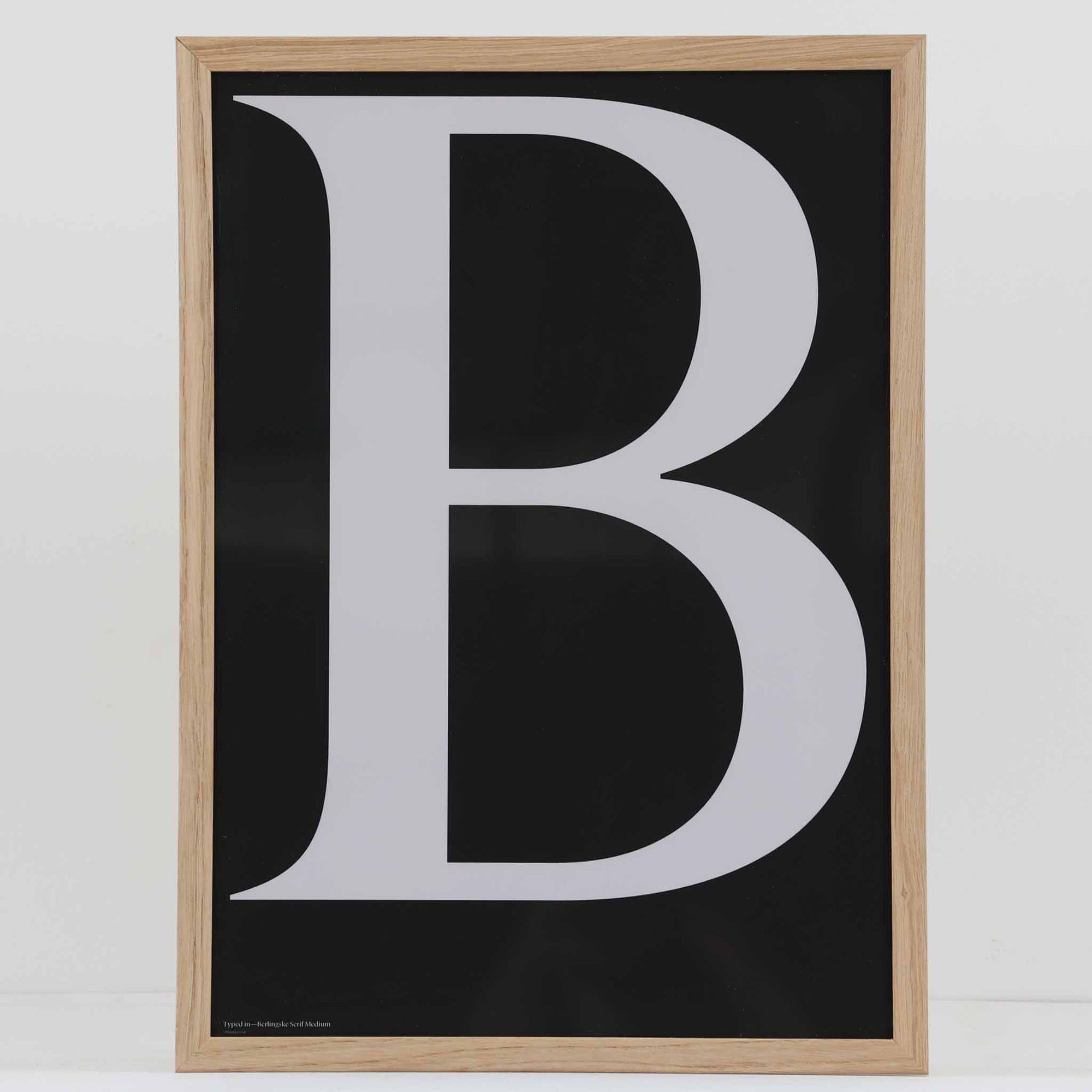 PLAYTYPEはデンマークにあるデザイン会社e-Typesによって設立された世界初の『フォント専門ブランド』。それはただのフォントではありません。歴史やコンテキストが感じられるフォントです。例えば、Berlingskeシリーズのポスターは、1749年に設立され、現在も存在しているデンマーク最古の新聞社『Berlingske Tidende』の為にデザインされたフォントが使用されています。シンプルながらも奥が深いフォントの世界を体験してみましょう。