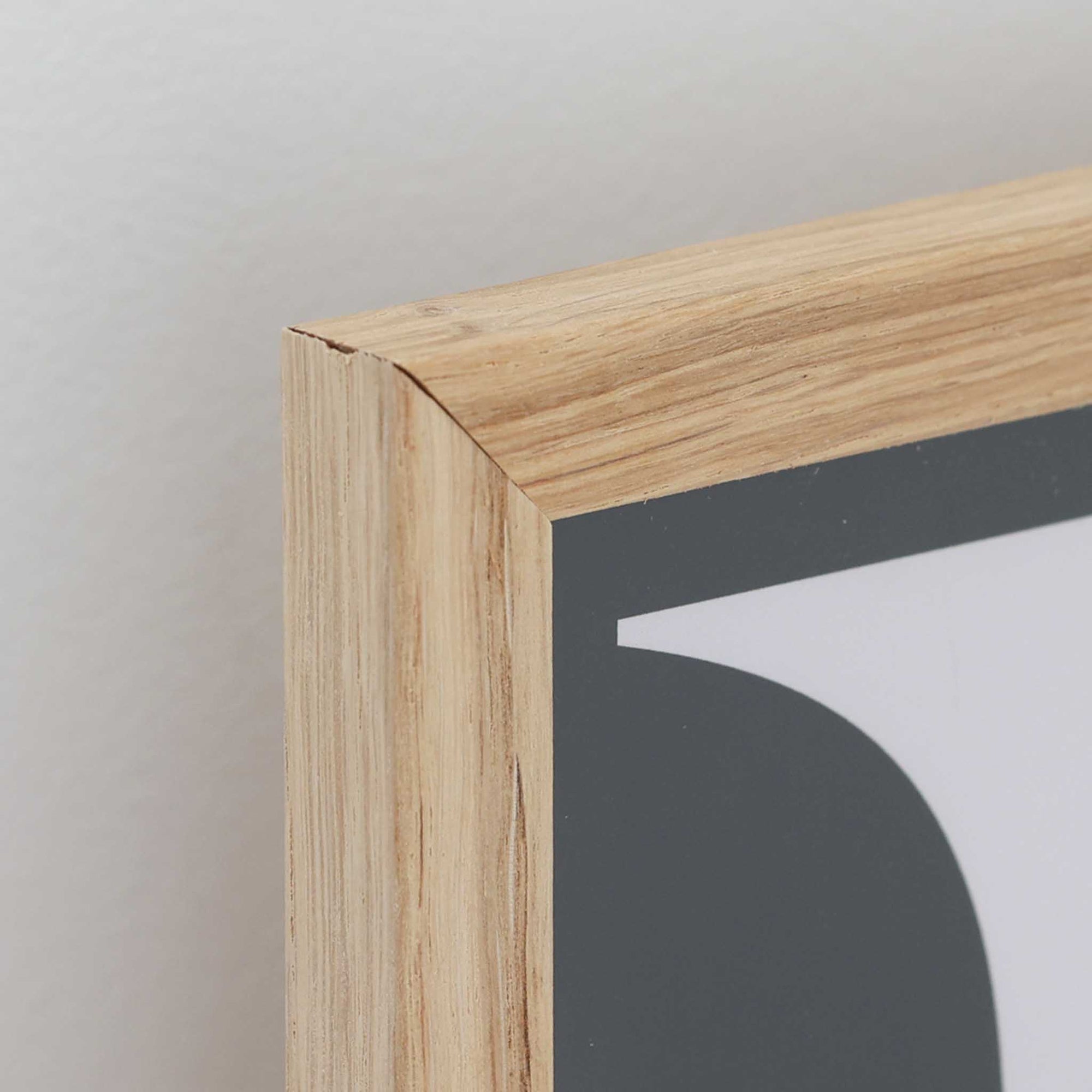 PLAYTYPEはデンマークにあるデザイン会社e-Typesによって設立された世界初の『フォント専門ブランド』。それはただのフォントではありません。歴史やコンテキストが感じられるフォントです。例えば、Berlingskeシリーズのポスターは、1749年に設立され、現在も存在しているデンマーク最古の新聞社『Berlingske Tidende』の為にデザインされたフォントが使用されています。シンプルながらも奥が深いフォントの世界を体験してみましょう。