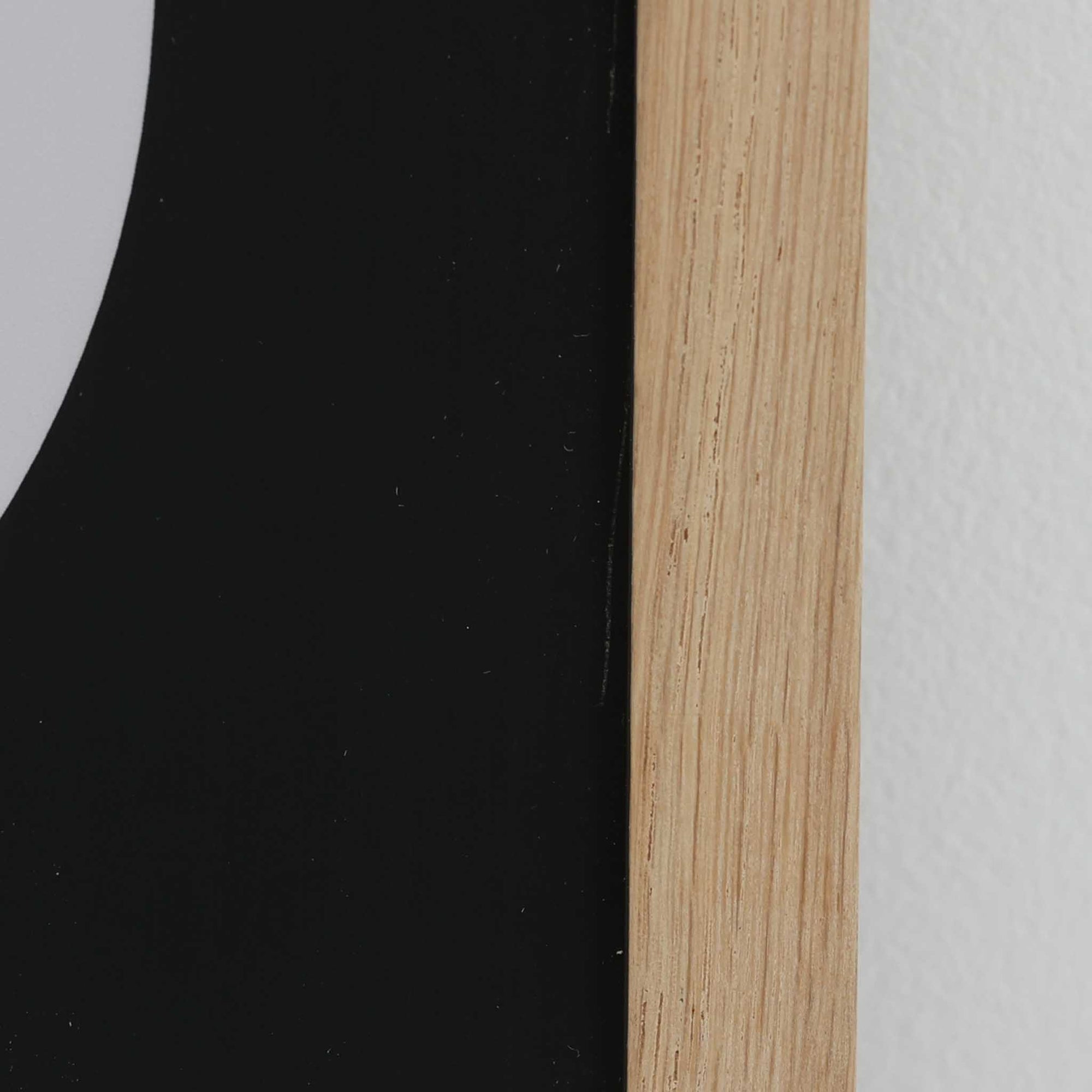 PLAYTYPEはデンマークにあるデザイン会社e-Typesによって設立された世界初の『フォント専門ブランド』。それはただのフォントではありません。歴史やコンテキストが感じられるフォントです。例えば、Berlingskeシリーズのポスターは、1749年に設立され、現在も存在しているデンマーク最古の新聞社『Berlingske Tidende』の為にデザインされたフォントが使用されています。シンプルながらも奥が深いフォントの世界を体験してみましょう。