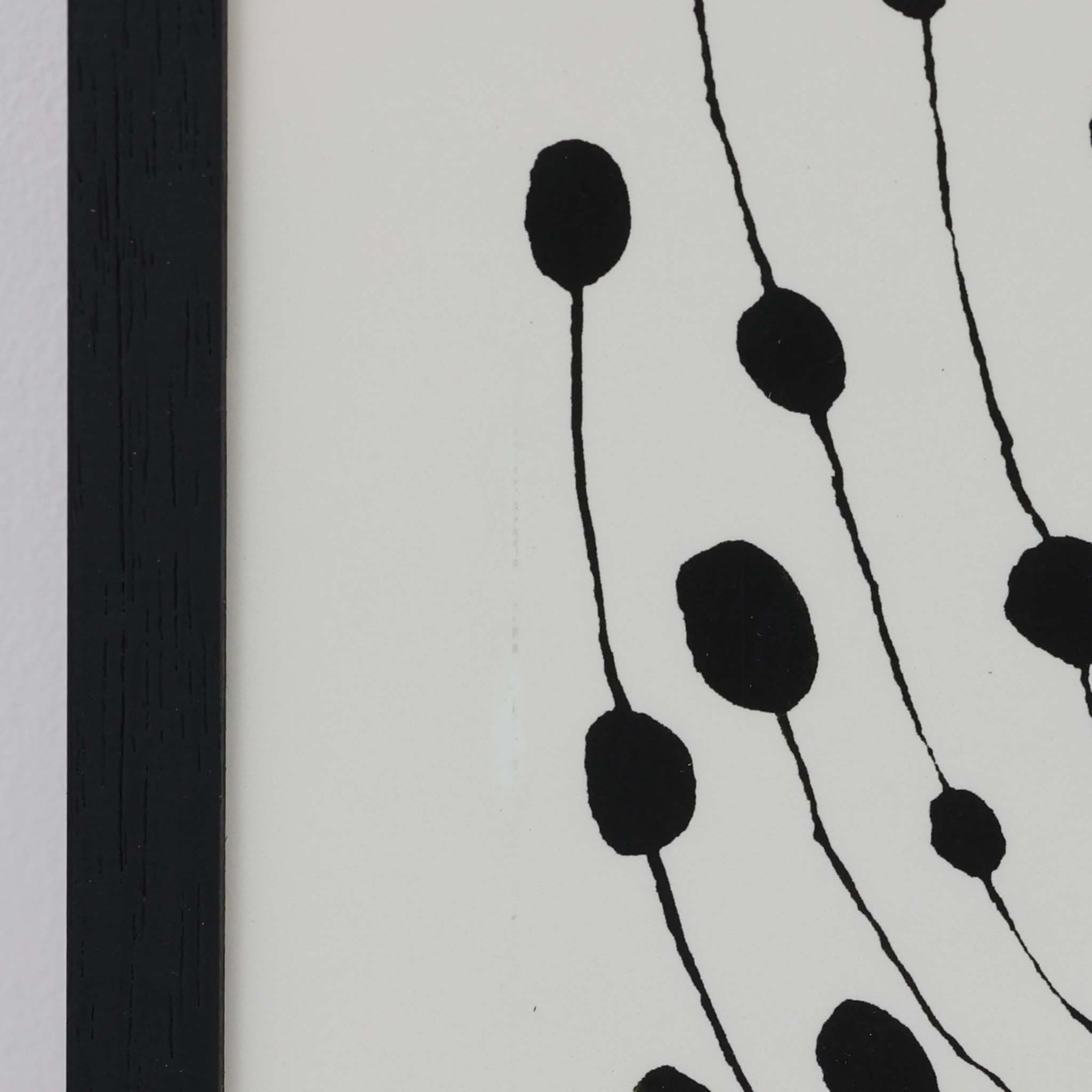 The Poster Club（ポスタークラブ）は、デンマーク・コペンハーゲンを拠点とするオンラインショップで、北欧デザインの高品質なポスターやアートプリントを専門に取り扱っています。新進気鋭の若手アーティストから世界的に活躍する作家まで、多彩なラインナップが魅力。北欧のライフスタイル、ファッション、インテリアデザインのトレンドを取り入れたミニマルで洗練された作品は、シンプルで上質な空間に自然と溶け込みます。ナチュラルインテリアや韓国風の部屋づくり、和モダンテイストにも調和し、アートを取り入れた暮らしを提案。世界中のインテリア雑誌やデザインメディアにも多数掲載されており、感度の高いユーザーからも厚い信頼を集めています。The Poster Clubは、アートプリントを通して日常に美とインスピレーションを届ける、北欧インテリア好きにおすすめのブランドです。