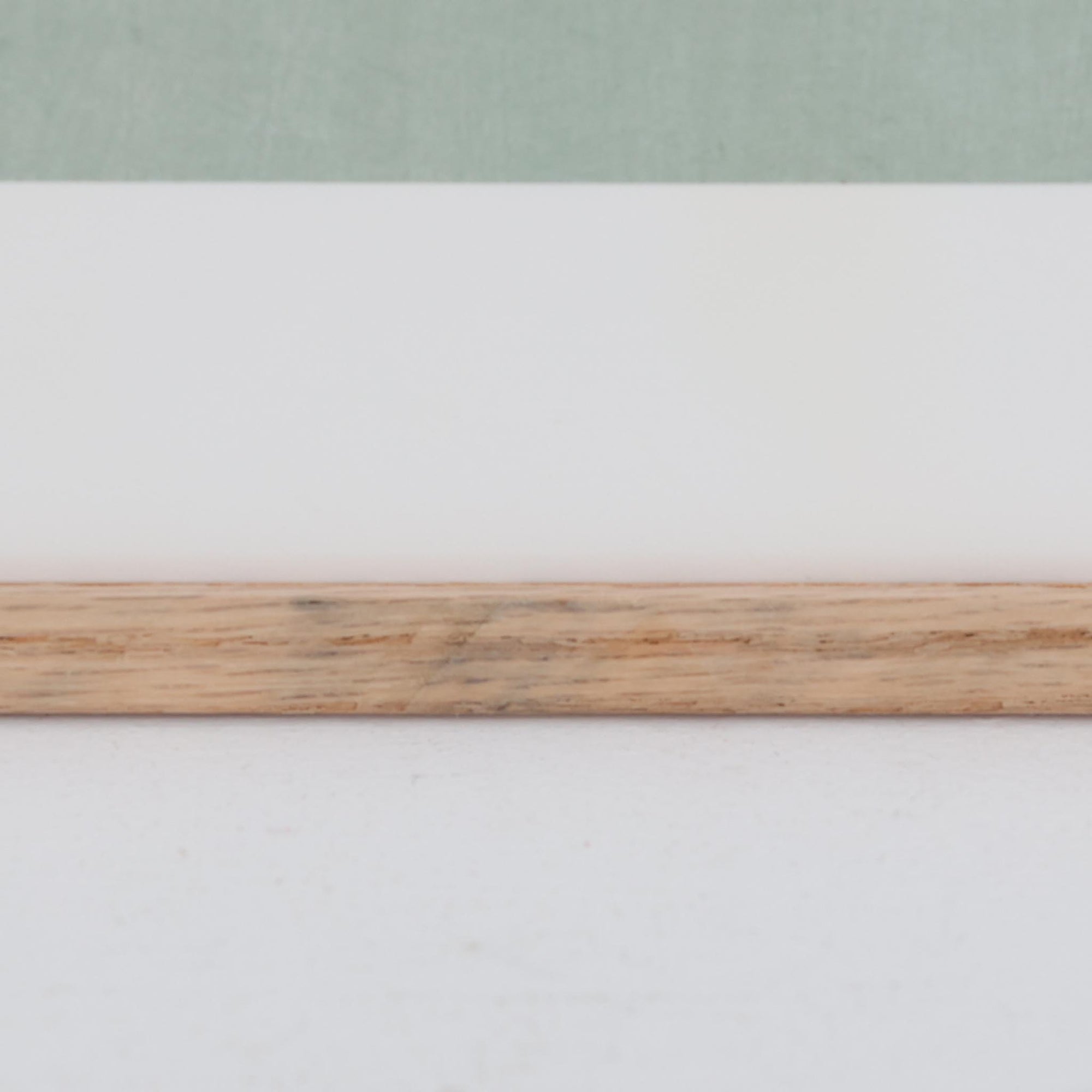 The Poster Club（ポスタークラブ）は、デンマーク・コペンハーゲンを拠点とするオンラインショップで、北欧デザインの高品質なポスターやアートプリントを専門に取り扱っています。新進気鋭の若手アーティストから世界的に活躍する作家まで、多彩なラインナップが魅力。北欧のライフスタイル、ファッション、インテリアデザインのトレンドを取り入れたミニマルで洗練された作品は、シンプルで上質な空間に自然と溶け込みます。ナチュラルインテリアや韓国風の部屋づくり、和モダンテイストにも調和し、アートを取り入れた暮らしを提案。世界中のインテリア雑誌やデザインメディアにも多数掲載されており、感度の高いユーザーからも厚い信頼を集めています。The Poster Clubは、アートプリントを通して日常に美とインスピレーションを届ける、北欧インテリア好きにおすすめのブランドです。