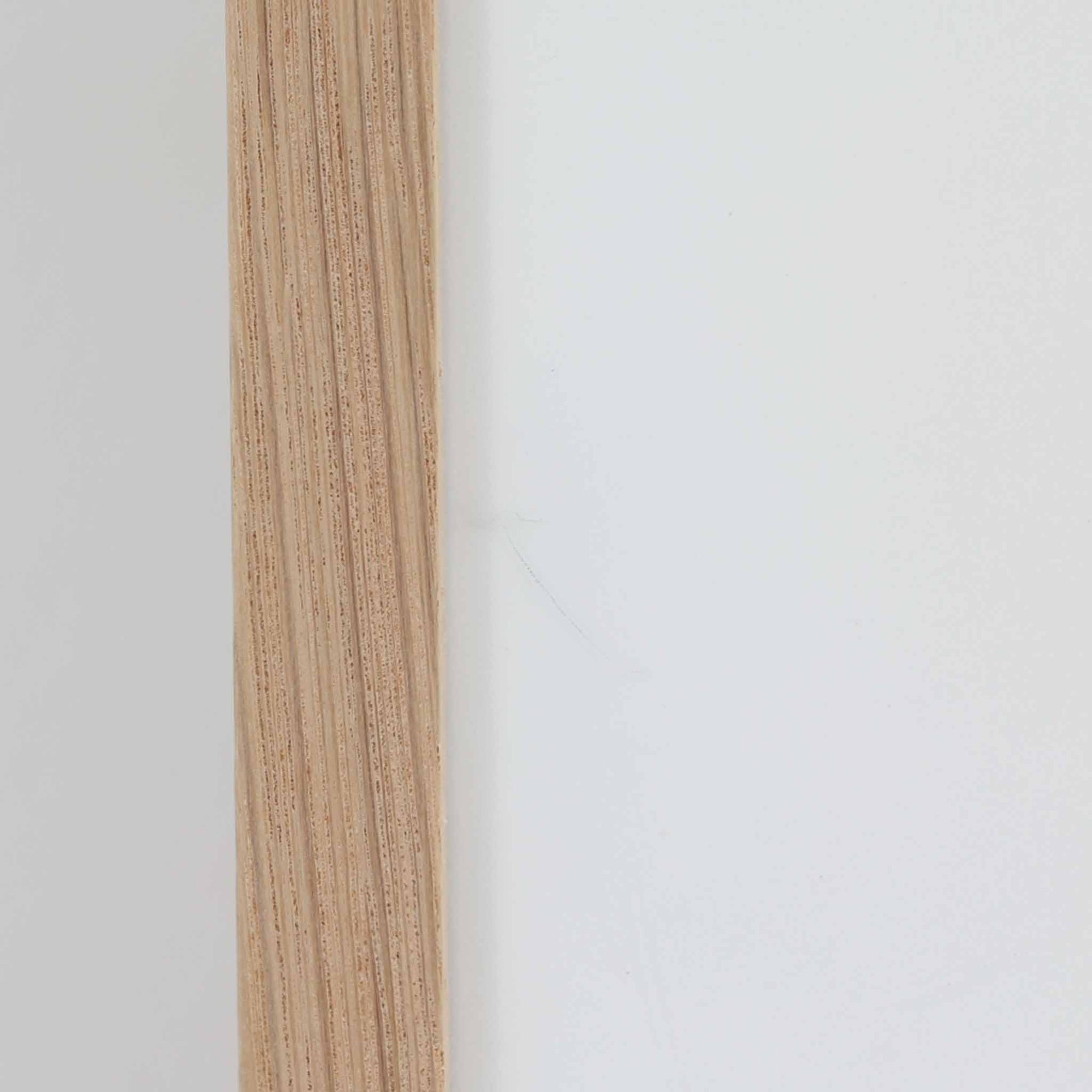 Atelier Cph（アトリエ・シーピーエイチ）は、デンマーク・コペンハーゲンを拠点とするデザインスタジオ兼アートブランドです。ミニマルで構築的なビジュアルを特徴とし、抽象アートやコラージュを中心としたアートポスターを多数手がけています。北欧デザインらしい洗練された感性とバランスの取れた構成美が魅力で、リビング、寝室、書斎、オフィスなど、あらゆる空間に調和と静けさをもたらします。幾何学的なモチーフを用いたアートは、ギャラリーウォールやモダンインテリアのアクセントにも最適。高品質な紙と印刷による仕上がりで、インテリアとしての完成度も高く評価されています。北欧アートポスター、現代アート、ミニマルデザイン、韓国インテリアなど、幅広いスタイルにマッチするスタイリッシュなアートを探している方におすすめです。