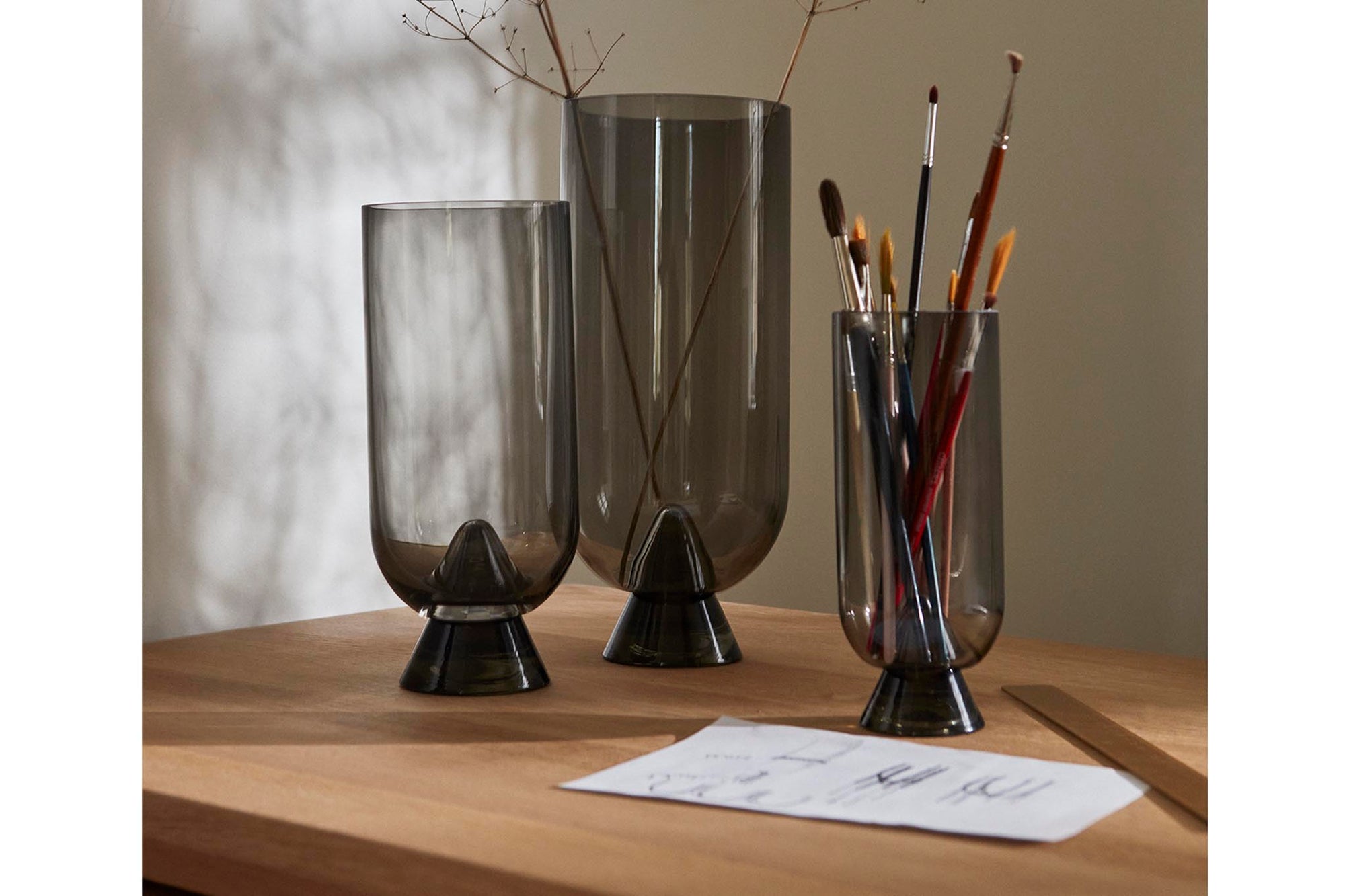 AYTMはGran Living ApSから派生したブランドです。Gran Livingは2004年にPerとKathrine Gran Hartvigsenによって設立されました。Gran Livingは主に北欧諸国の高級チェーン向けに製品を提供しており、デザインはもちろん、品質の細部にも最大限の注意を払って設計され、開発されています。