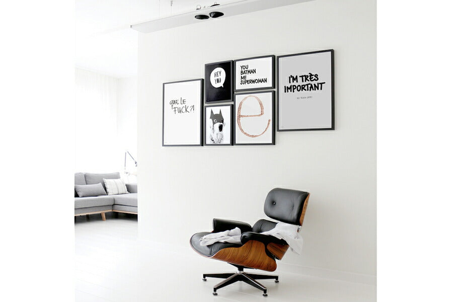 My Deer Art Shopは、「日常に、ほんの少しの物語を。」をコンセプトに、アートの持つ癒しと温もりを暮らしに届けるブランドです。愛らしい動物たちや幻想的な風景、心に残る言葉をモチーフに、イラストレーションやアートポスター、雑貨を展開。特に“鹿（Deer）”をブランドの象徴とし、静かで優しい世界観を大切にしています。ブランドの始まりは、自然と動物、そして小さな物語を描き続けてきたひとりのイラストレーターのアトリエでした。自身の描く作品が、見る人の心をそっと癒し、時には励ましになることを知り、2020年にMy Deer Art Shopとしてオンラインショップを立ち上げました。手に取った人が、作品に込められた物語やぬくもりを感じられるよう、一点一点に心を込めて制作しています。