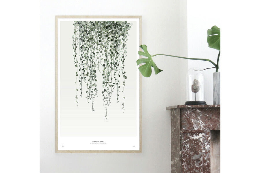 My Deer Art Shopは、「日常に、ほんの少しの物語を。」をコンセプトに、アートの持つ癒しと温もりを暮らしに届けるブランドです。愛らしい動物たちや幻想的な風景、心に残る言葉をモチーフに、イラストレーションやアートポスター、雑貨を展開。特に“鹿（Deer）”をブランドの象徴とし、静かで優しい世界観を大切にしています。ブランドの始まりは、自然と動物、そして小さな物語を描き続けてきたひとりのイラストレーターのアトリエでした。自身の描く作品が、見る人の心をそっと癒し、時には励ましになることを知り、2020年にMy Deer Art Shopとしてオンラインショップを立ち上げました。手に取った人が、作品に込められた物語やぬくもりを感じられるよう、一点一点に心を込めて制作しています。