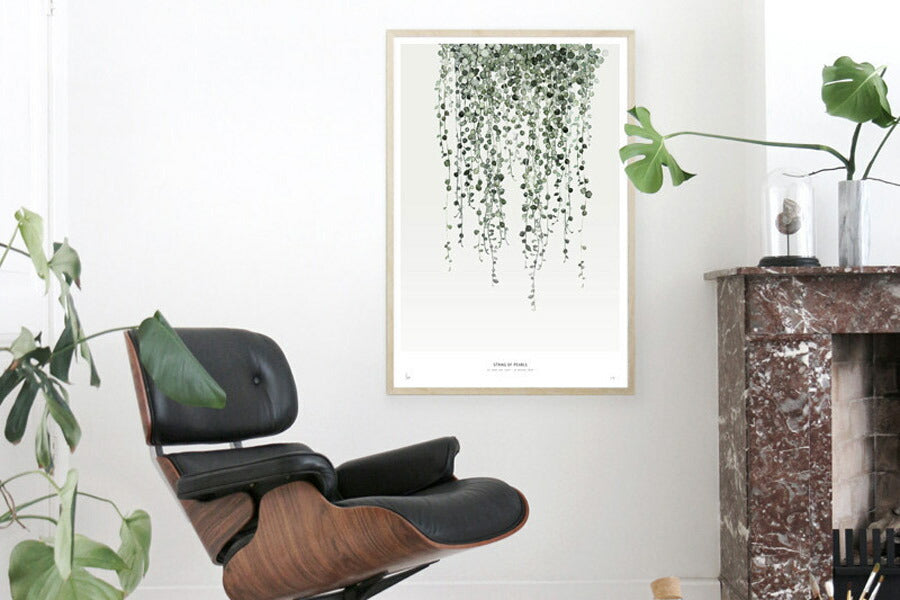 My Deer Art Shopは、「日常に、ほんの少しの物語を。」をコンセプトに、アートの持つ癒しと温もりを暮らしに届けるブランドです。愛らしい動物たちや幻想的な風景、心に残る言葉をモチーフに、イラストレーションやアートポスター、雑貨を展開。特に“鹿（Deer）”をブランドの象徴とし、静かで優しい世界観を大切にしています。ブランドの始まりは、自然と動物、そして小さな物語を描き続けてきたひとりのイラストレーターのアトリエでした。自身の描く作品が、見る人の心をそっと癒し、時には励ましになることを知り、2020年にMy Deer Art Shopとしてオンラインショップを立ち上げました。手に取った人が、作品に込められた物語やぬくもりを感じられるよう、一点一点に心を込めて制作しています。