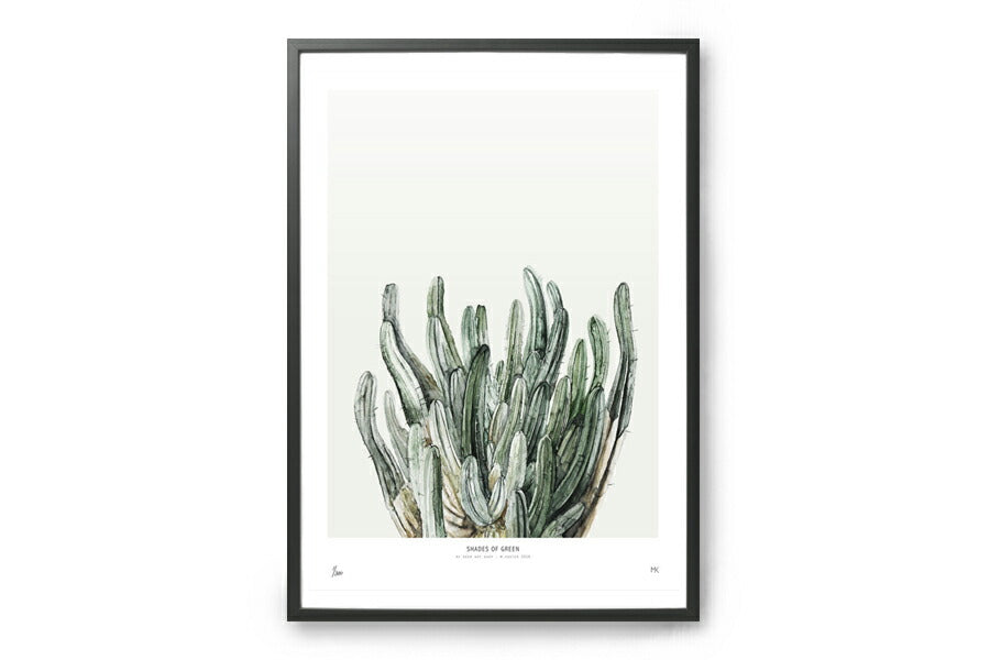 My Deer Art Shopは、「日常に、ほんの少しの物語を。」をコンセプトに、アートの持つ癒しと温もりを暮らしに届けるブランドです。愛らしい動物たちや幻想的な風景、心に残る言葉をモチーフに、イラストレーションやアートポスター、雑貨を展開。特に“鹿（Deer）”をブランドの象徴とし、静かで優しい世界観を大切にしています。ブランドの始まりは、自然と動物、そして小さな物語を描き続けてきたひとりのイラストレーターのアトリエでした。自身の描く作品が、見る人の心をそっと癒し、時には励ましになることを知り、2020年にMy Deer Art Shopとしてオンラインショップを立ち上げました。手に取った人が、作品に込められた物語やぬくもりを感じられるよう、一点一点に心を込めて制作しています。