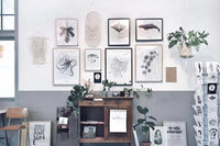 My Deer Art Shopは、「日常に、ほんの少しの物語を。」をコンセプトに、アートの持つ癒しと温もりを暮らしに届けるブランドです。愛らしい動物たちや幻想的な風景、心に残る言葉をモチーフに、イラストレーションやアートポスター、雑貨を展開。特に“鹿（Deer）”をブランドの象徴とし、静かで優しい世界観を大切にしています。ブランドの始まりは、自然と動物、そして小さな物語を描き続けてきたひとりのイラストレーターのアトリエでした。自身の描く作品が、見る人の心をそっと癒し、時には励ましになることを知り、2020年にMy Deer Art Shopとしてオンラインショップを立ち上げました。手に取った人が、作品に込められた物語やぬくもりを感じられるよう、一点一点に心を込めて制作しています。