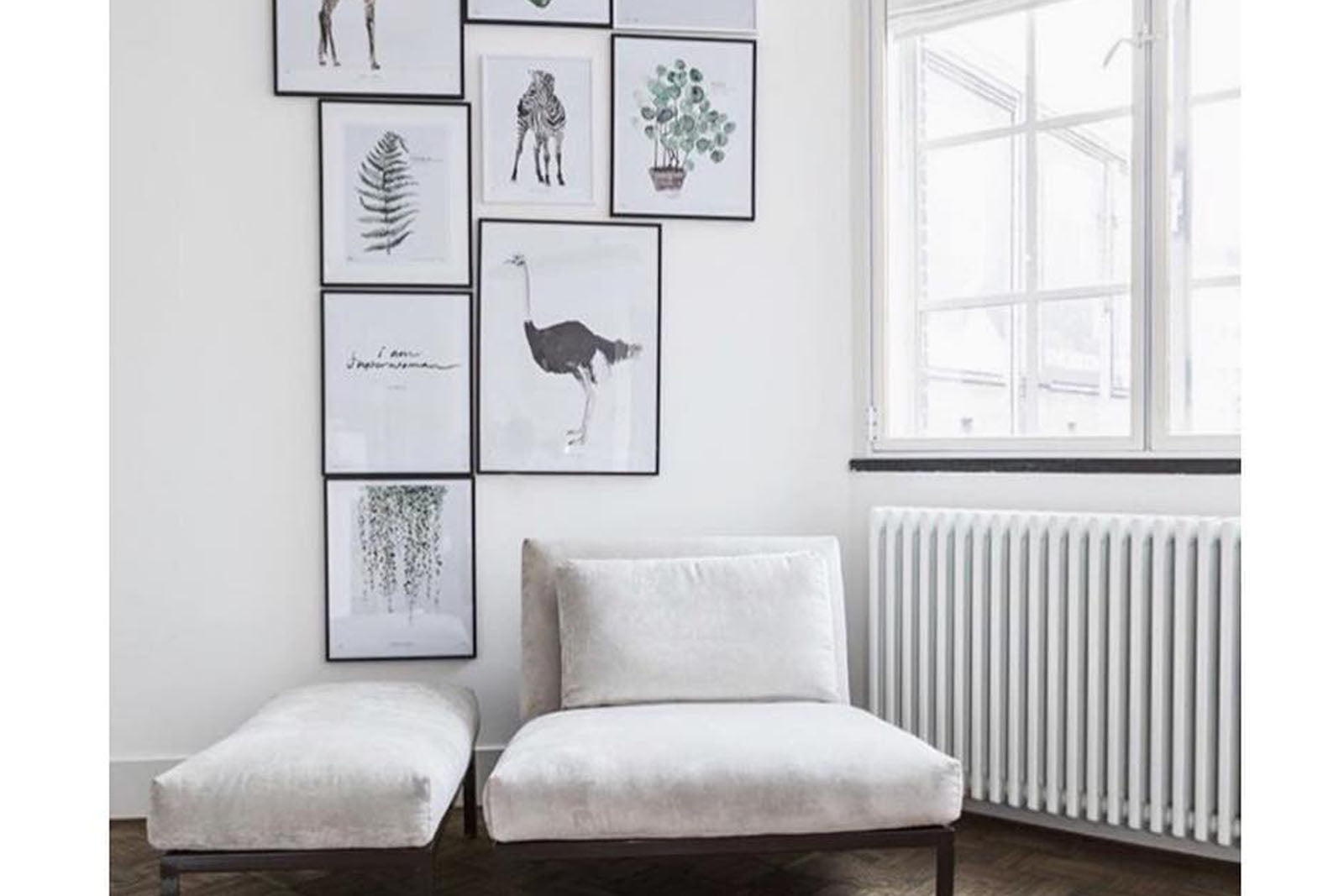 My Deer Art Shopは、「日常に、ほんの少しの物語を。」をコンセプトに、アートの持つ癒しと温もりを暮らしに届けるブランドです。愛らしい動物たちや幻想的な風景、心に残る言葉をモチーフに、イラストレーションやアートポスター、雑貨を展開。特に“鹿（Deer）”をブランドの象徴とし、静かで優しい世界観を大切にしています。ブランドの始まりは、自然と動物、そして小さな物語を描き続けてきたひとりのイラストレーターのアトリエでした。自身の描く作品が、見る人の心をそっと癒し、時には励ましになることを知り、2020年にMy Deer Art Shopとしてオンラインショップを立ち上げました。手に取った人が、作品に込められた物語やぬくもりを感じられるよう、一点一点に心を込めて制作しています。