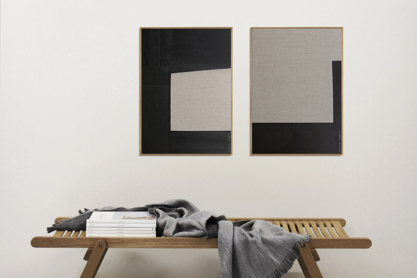 My Deer Art Shopは、「日常に、ほんの少しの物語を。」をコンセプトに、アートの持つ癒しと温もりを暮らしに届けるブランドです。愛らしい動物たちや幻想的な風景、心に残る言葉をモチーフに、イラストレーションやアートポスター、雑貨を展開。特に“鹿（Deer）”をブランドの象徴とし、静かで優しい世界観を大切にしています。ブランドの始まりは、自然と動物、そして小さな物語を描き続けてきたひとりのイラストレーターのアトリエでした。自身の描く作品が、見る人の心をそっと癒し、時には励ましになることを知り、2020年にMy Deer Art Shopとしてオンラインショップを立ち上げました。手に取った人が、作品に込められた物語やぬくもりを感じられるよう、一点一点に心を込めて制作しています。