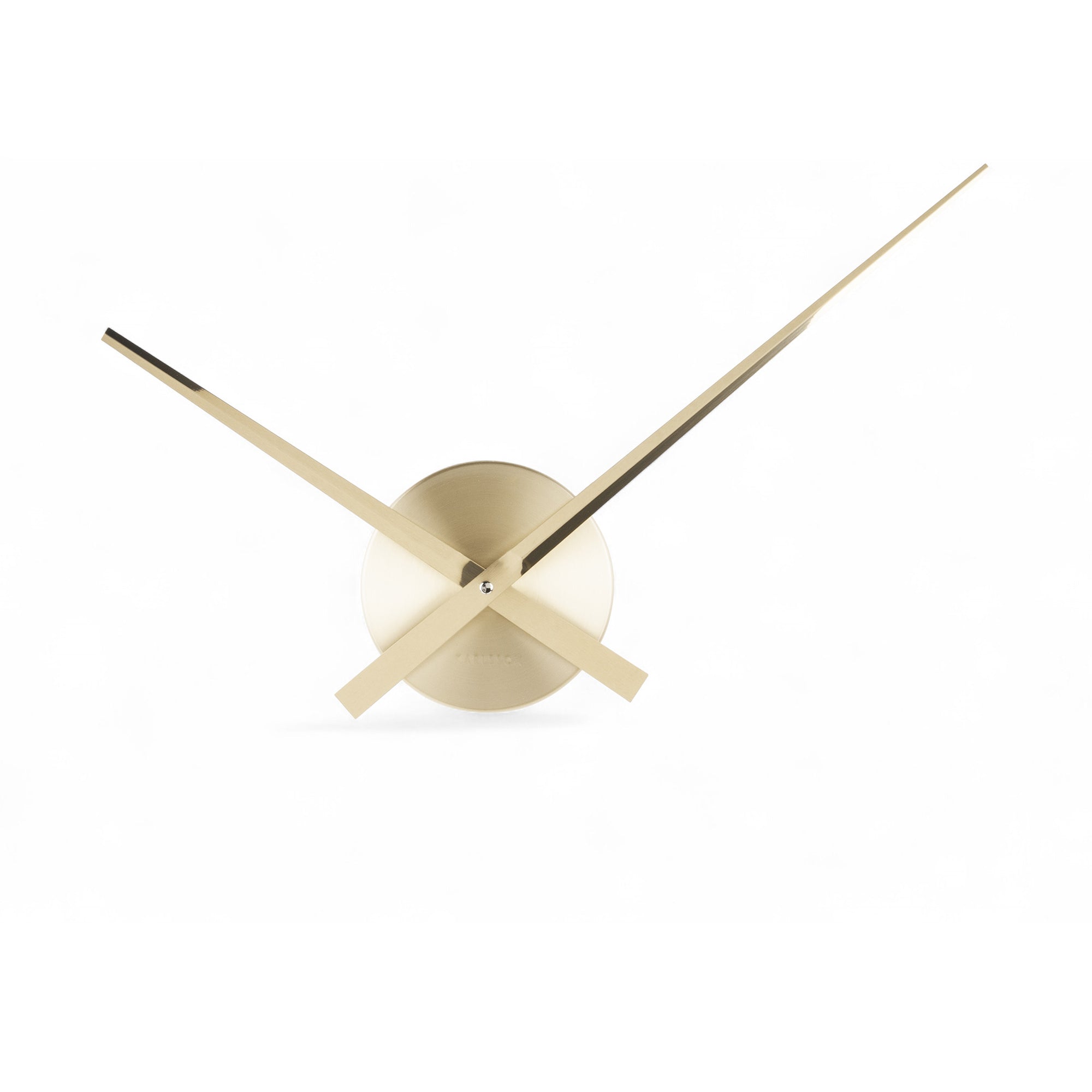 Karlsson（カールソン）は、オランダ発のデザインクロックブランドです。世界中のインテリアファンに愛されるその魅力は、洗練されたミニマルデザインとユニークな個性の融合にあります。シンプルでありながら存在感のあるデザインは、モダンな空間にも北欧風のインテリアにも自然に調和し、リビング、オフィス、カフェなど多様なシーンで活躍します。「時間を美しく飾る」をコンセプトに、Karlssonは毎年新たなデザイナーとのコラボレーションを通じて革新的なコレクションを展開。インテリア時計のトレンドをリードし続けています。高品質な素材と正確なクオーツムーブメントを採用し、見た目だけでなく実用性も兼ね備えたKarlssonの壁掛け時計・置き時計は、贈り物にも最適です。北欧インテリア、デザイン時計、おしゃれな壁掛け時計をお探しの方におすすめのブランドです。