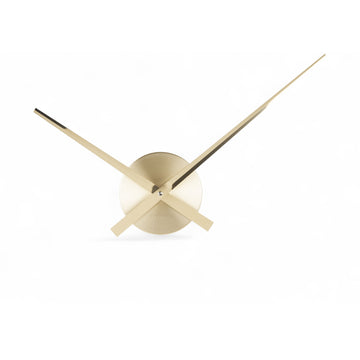 Karlsson（カールソン）は、オランダ発のデザインクロックブランドです。世界中のインテリアファンに愛されるその魅力は、洗練されたミニマルデザインとユニークな個性の融合にあります。シンプルでありながら存在感のあるデザインは、モダンな空間にも北欧風のインテリアにも自然に調和し、リビング、オフィス、カフェなど多様なシーンで活躍します。「時間を美しく飾る」をコンセプトに、Karlssonは毎年新たなデザイナーとのコラボレーションを通じて革新的なコレクションを展開。インテリア時計のトレンドをリードし続けています。高品質な素材と正確なクオーツムーブメントを採用し、見た目だけでなく実用性も兼ね備えたKarlssonの壁掛け時計・置き時計は、贈り物にも最適です。北欧インテリア、デザイン時計、おしゃれな壁掛け時計をお探しの方におすすめのブランドです。