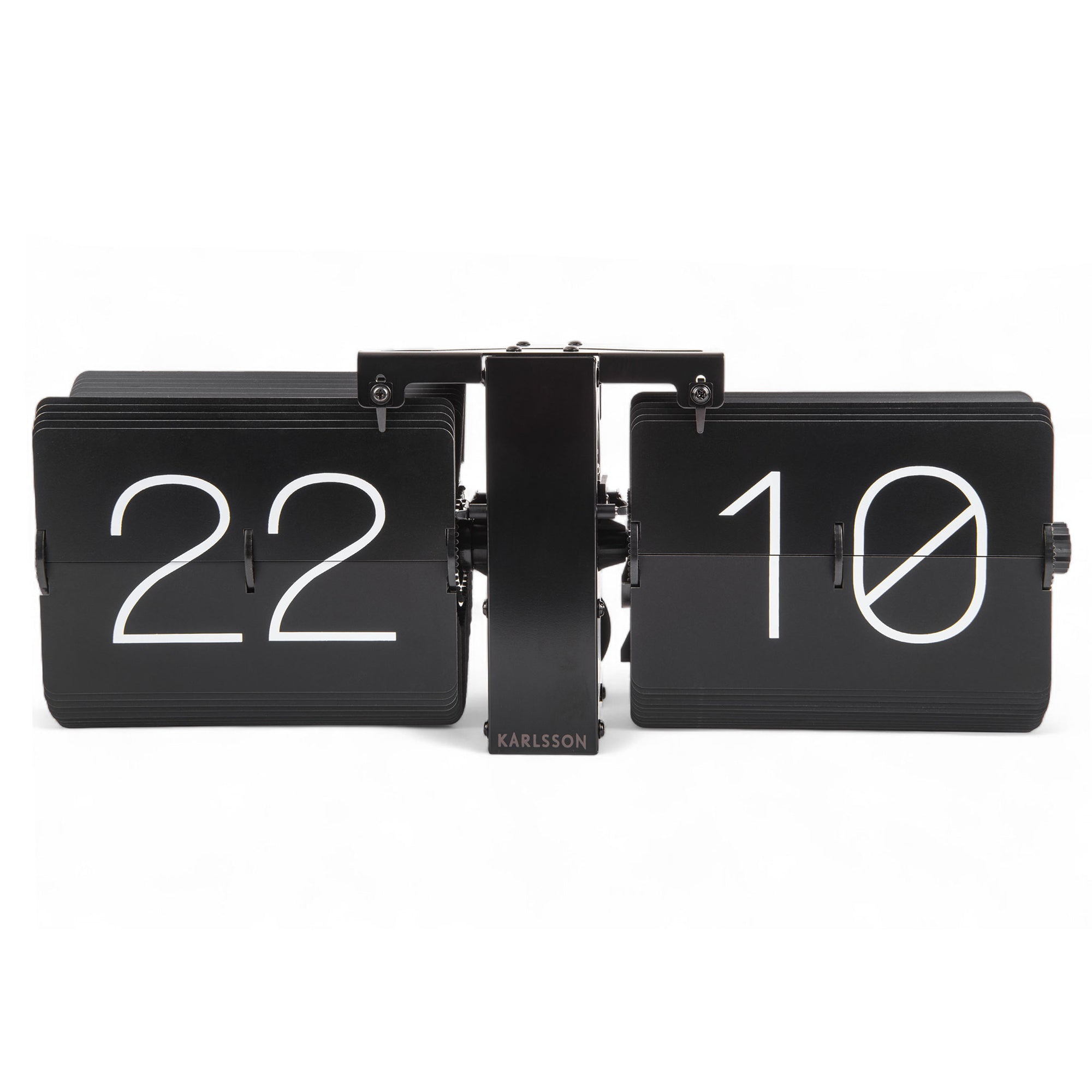 Karlsson（カールソン）は、オランダ発のデザインクロックブランドです。世界中のインテリアファンに愛されるその魅力は、洗練されたミニマルデザインとユニークな個性の融合にあります。シンプルでありながら存在感のあるデザインは、モダンな空間にも北欧風のインテリアにも自然に調和し、リビング、オフィス、カフェなど多様なシーンで活躍します。「時間を美しく飾る」をコンセプトに、Karlssonは毎年新たなデザイナーとのコラボレーションを通じて革新的なコレクションを展開。インテリア時計のトレンドをリードし続けています。高品質な素材と正確なクオーツムーブメントを採用し、見た目だけでなく実用性も兼ね備えたKarlssonの壁掛け時計・置き時計は、贈り物にも最適です。北欧インテリア、デザイン時計、おしゃれな壁掛け時計をお探しの方におすすめのブランドです。