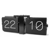 Karlsson（カールソン）は、オランダ発のデザインクロックブランドです。世界中のインテリアファンに愛されるその魅力は、洗練されたミニマルデザインとユニークな個性の融合にあります。シンプルでありながら存在感のあるデザインは、モダンな空間にも北欧風のインテリアにも自然に調和し、リビング、オフィス、カフェなど多様なシーンで活躍します。「時間を美しく飾る」をコンセプトに、Karlssonは毎年新たなデザイナーとのコラボレーションを通じて革新的なコレクションを展開。インテリア時計のトレンドをリードし続けています。高品質な素材と正確なクオーツムーブメントを採用し、見た目だけでなく実用性も兼ね備えたKarlssonの壁掛け時計・置き時計は、贈り物にも最適です。北欧インテリア、デザイン時計、おしゃれな壁掛け時計をお探しの方におすすめのブランドです。