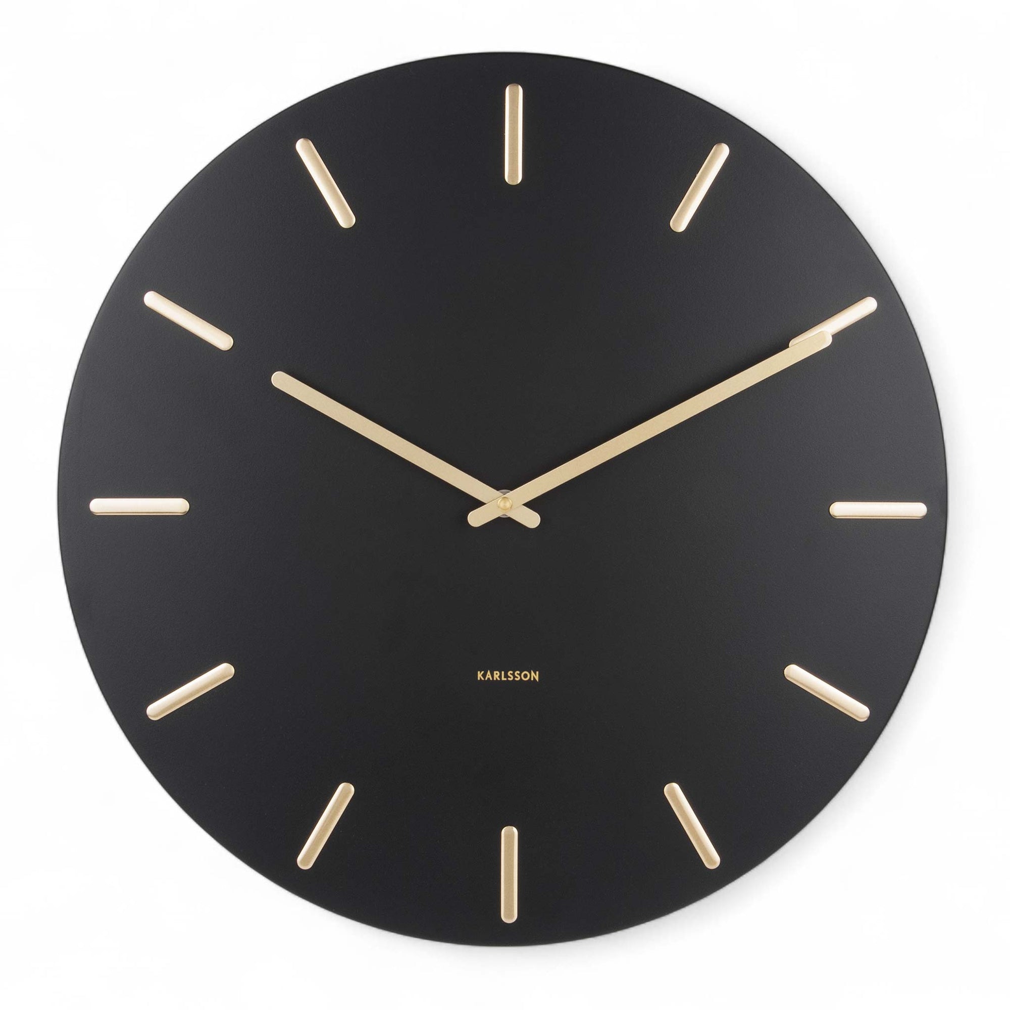 Karlsson（カールソン）は、オランダ発のデザインクロックブランドです。世界中のインテリアファンに愛されるその魅力は、洗練されたミニマルデザインとユニークな個性の融合にあります。シンプルでありながら存在感のあるデザインは、モダンな空間にも北欧風のインテリアにも自然に調和し、リビング、オフィス、カフェなど多様なシーンで活躍します。「時間を美しく飾る」をコンセプトに、Karlssonは毎年新たなデザイナーとのコラボレーションを通じて革新的なコレクションを展開。インテリア時計のトレンドをリードし続けています。高品質な素材と正確なクオーツムーブメントを採用し、見た目だけでなく実用性も兼ね備えたKarlssonの壁掛け時計・置き時計は、贈り物にも最適です。北欧インテリア、デザイン時計、おしゃれな壁掛け時計をお探しの方におすすめのブランドです。