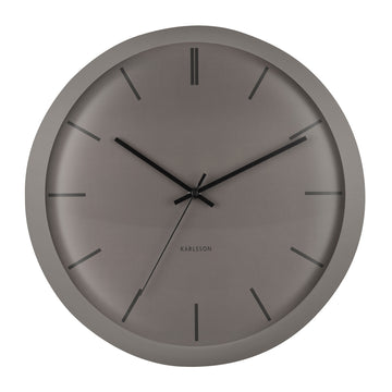Karlsson（カールソン）は、オランダ発のデザインクロックブランドです。世界中のインテリアファンに愛されるその魅力は、洗練されたミニマルデザインとユニークな個性の融合にあります。シンプルでありながら存在感のあるデザインは、モダンな空間にも北欧風のインテリアにも自然に調和し、リビング、オフィス、カフェなど多様なシーンで活躍します。「時間を美しく飾る」をコンセプトに、Karlssonは毎年新たなデザイナーとのコラボレーションを通じて革新的なコレクションを展開。インテリア時計のトレンドをリードし続けています。高品質な素材と正確なクオーツムーブメントを採用し、見た目だけでなく実用性も兼ね備えたKarlssonの壁掛け時計・置き時計は、贈り物にも最適です。北欧インテリア、デザイン時計、おしゃれな壁掛け時計をお探しの方におすすめのブランドです。