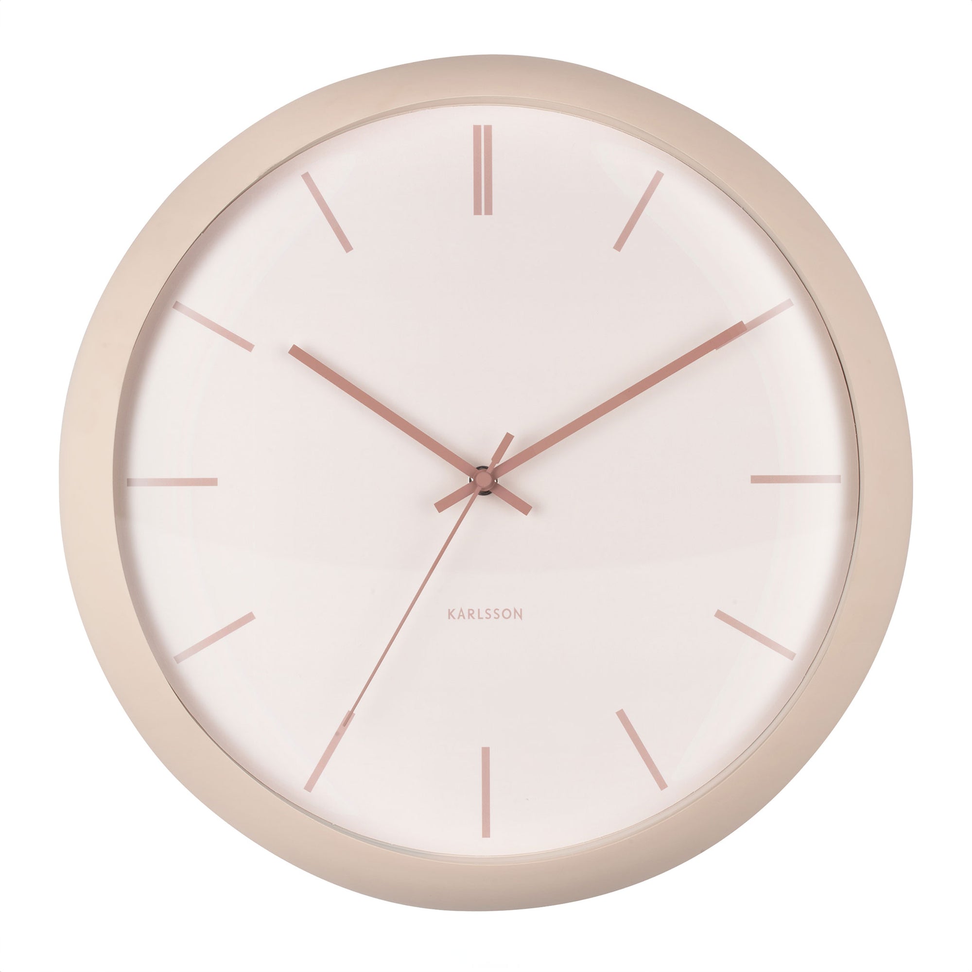 KARLSSONは鉄道の駅や公共の施設で使用されている事で有名なオランダの時計ブランドです。シンプルなものからユニークなものまで多くのデザインは国内外のデザイナーを含むデザインチームによって生み出されており、その美しい製品は世界中で販売されています。