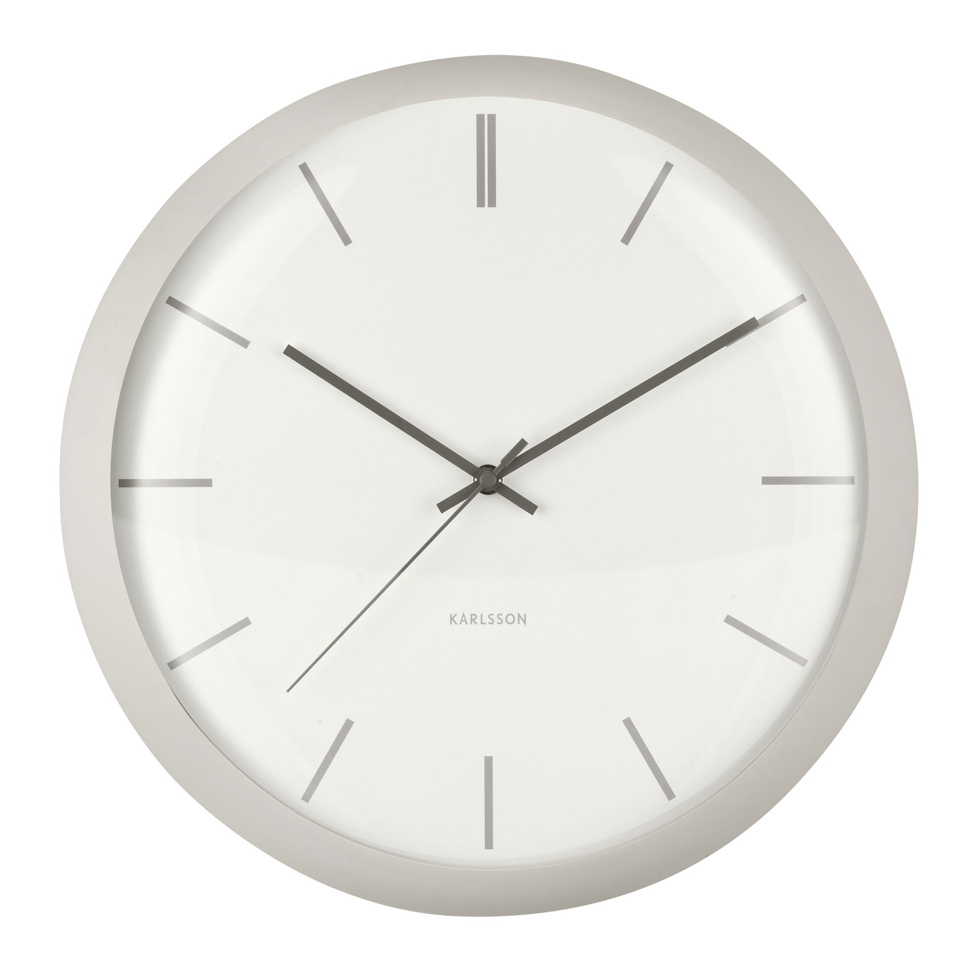 Karlsson（カールソン）は、オランダ発のデザインクロックブランドです。世界中のインテリアファンに愛されるその魅力は、洗練されたミニマルデザインとユニークな個性の融合にあります。シンプルでありながら存在感のあるデザインは、モダンな空間にも北欧風のインテリアにも自然に調和し、リビング、オフィス、カフェなど多様なシーンで活躍します。「時間を美しく飾る」をコンセプトに、Karlssonは毎年新たなデザイナーとのコラボレーションを通じて革新的なコレクションを展開。インテリア時計のトレンドをリードし続けています。高品質な素材と正確なクオーツムーブメントを採用し、見た目だけでなく実用性も兼ね備えたKarlssonの壁掛け時計・置き時計は、贈り物にも最適です。北欧インテリア、デザイン時計、おしゃれな壁掛け時計をお探しの方におすすめのブランドです。