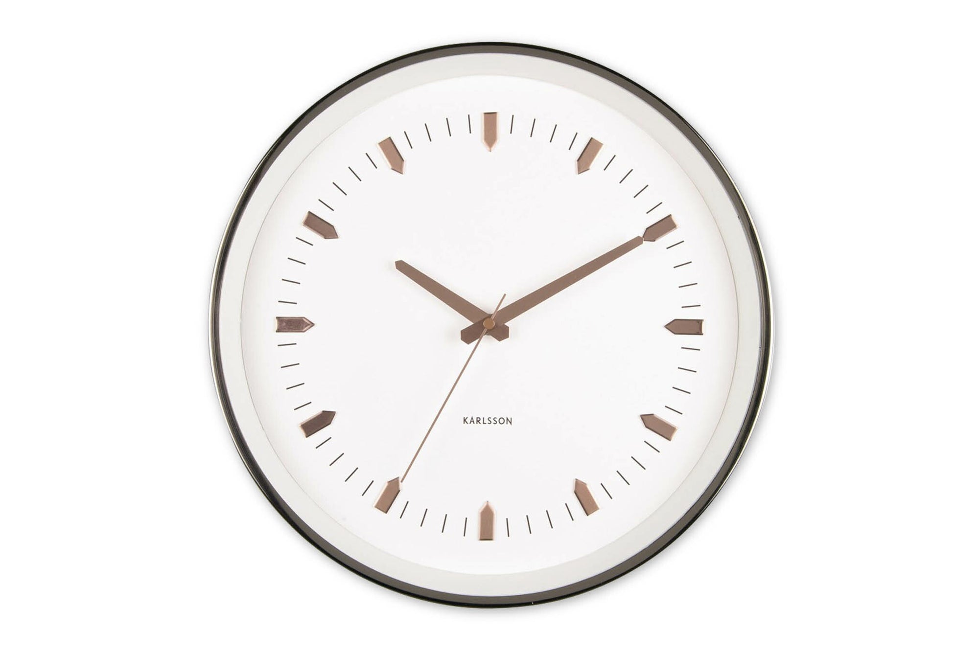 Karlsson（カールソン）は、オランダ発のデザインクロックブランドです。世界中のインテリアファンに愛されるその魅力は、洗練されたミニマルデザインとユニークな個性の融合にあります。シンプルでありながら存在感のあるデザインは、モダンな空間にも北欧風のインテリアにも自然に調和し、リビング、オフィス、カフェなど多様なシーンで活躍します。「時間を美しく飾る」をコンセプトに、Karlssonは毎年新たなデザイナーとのコラボレーションを通じて革新的なコレクションを展開。インテリア時計のトレンドをリードし続けています。高品質な素材と正確なクオーツムーブメントを採用し、見た目だけでなく実用性も兼ね備えたKarlssonの壁掛け時計・置き時計は、贈り物にも最適です。北欧インテリア、デザイン時計、おしゃれな壁掛け時計をお探しの方におすすめのブランドです。