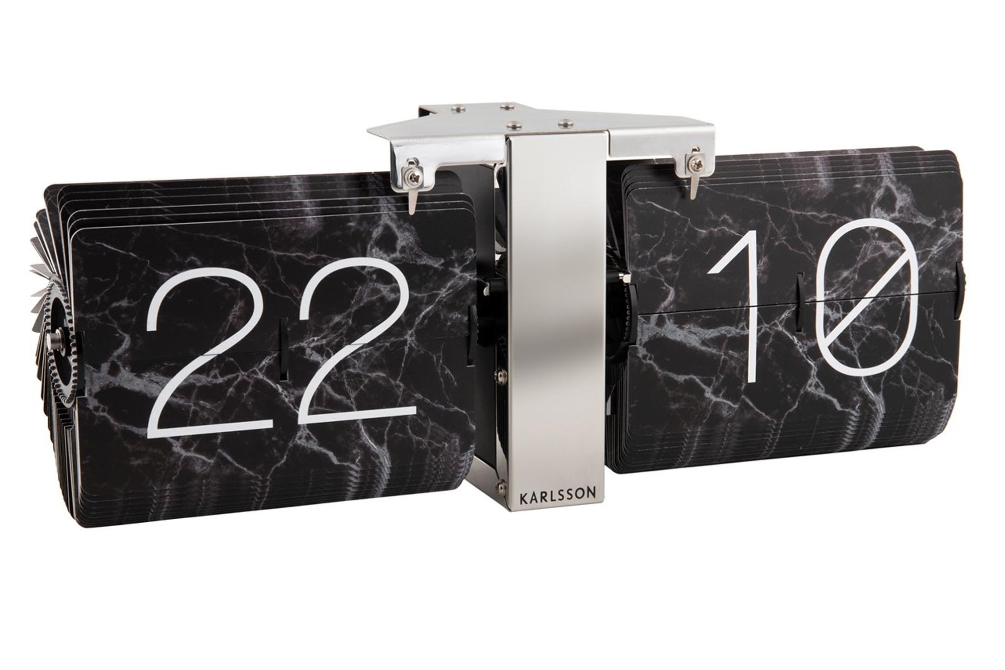 Karlsson（カールソン）は、オランダ発のデザインクロックブランドです。世界中のインテリアファンに愛されるその魅力は、洗練されたミニマルデザインとユニークな個性の融合にあります。シンプルでありながら存在感のあるデザインは、モダンな空間にも北欧風のインテリアにも自然に調和し、リビング、オフィス、カフェなど多様なシーンで活躍します。「時間を美しく飾る」をコンセプトに、Karlssonは毎年新たなデザイナーとのコラボレーションを通じて革新的なコレクションを展開。インテリア時計のトレンドをリードし続けています。高品質な素材と正確なクオーツムーブメントを採用し、見た目だけでなく実用性も兼ね備えたKarlssonの壁掛け時計・置き時計は、贈り物にも最適です。北欧インテリア、デザイン時計、おしゃれな壁掛け時計をお探しの方におすすめのブランドです。