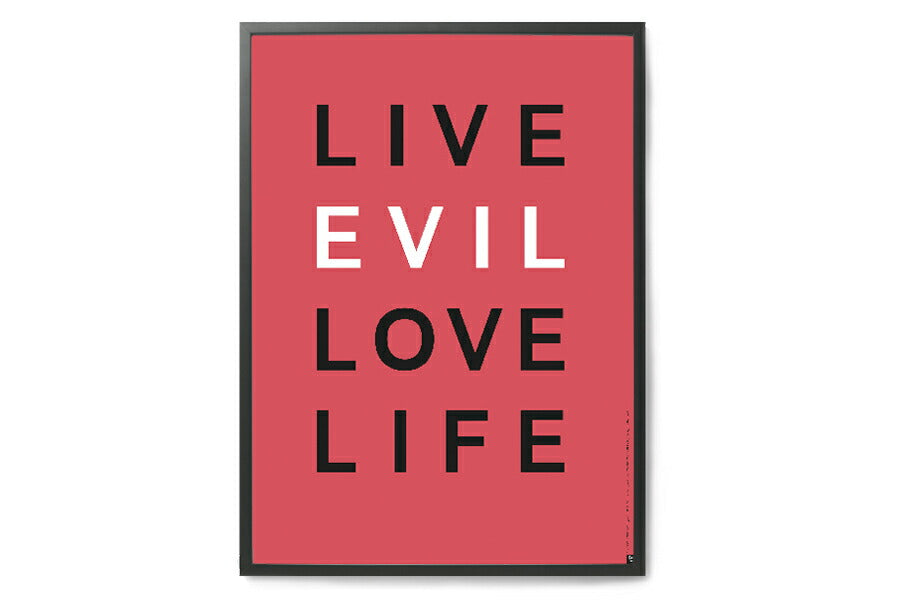 PLAYTYPEはデンマークにあるデザイン会社e-Typesによって設立された世界初の『フォント専門ブランド』。それはただのフォントではありません。歴史やコンテキストが感じられるフォントです。例えば、Berlingskeシリーズのポスターは、1749年に設立され、現在も存在しているデンマーク最古の新聞社『BerlingskeTidende』の為にデザインされたフォントが使用されています。シンプルながらも奥が深いフォントの世界を体験してみましょう。