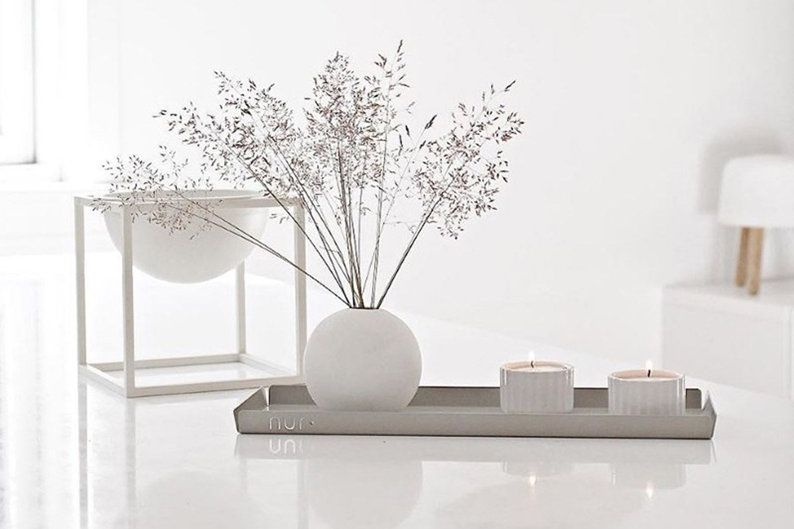 NurDesignは2013年に設立された、デンマークの新しいデザイン会社です。会社の略語「NUR」は、ドイツ語で「のみ」または「ただ」のデザインの本質的な表現があることを意味します。全ての製品はシンプルでミニマルなアプローチによりスタイリッシュでモダン。機能的で使い易く生活に役立つ物ばかりです。