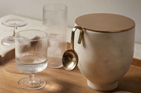 "ferm LIVING"の製品は毎日の生活がきっと楽しくなる物ばかり。それは壁紙だったり、キッチン用品、バス用品、リビング雑貨、またオフィス用品など沢山のコレクションがあり、オーガニックコットンや木材、磁気、金属など多くの拘った材質で、シンプルな材質から職人によって長く使える物へと変えて行きます。デザインはデンマークの伝統に基づいた美しい物。ロゴの鳥はデンマークの伝統を守って生きたいという思いが込められています。