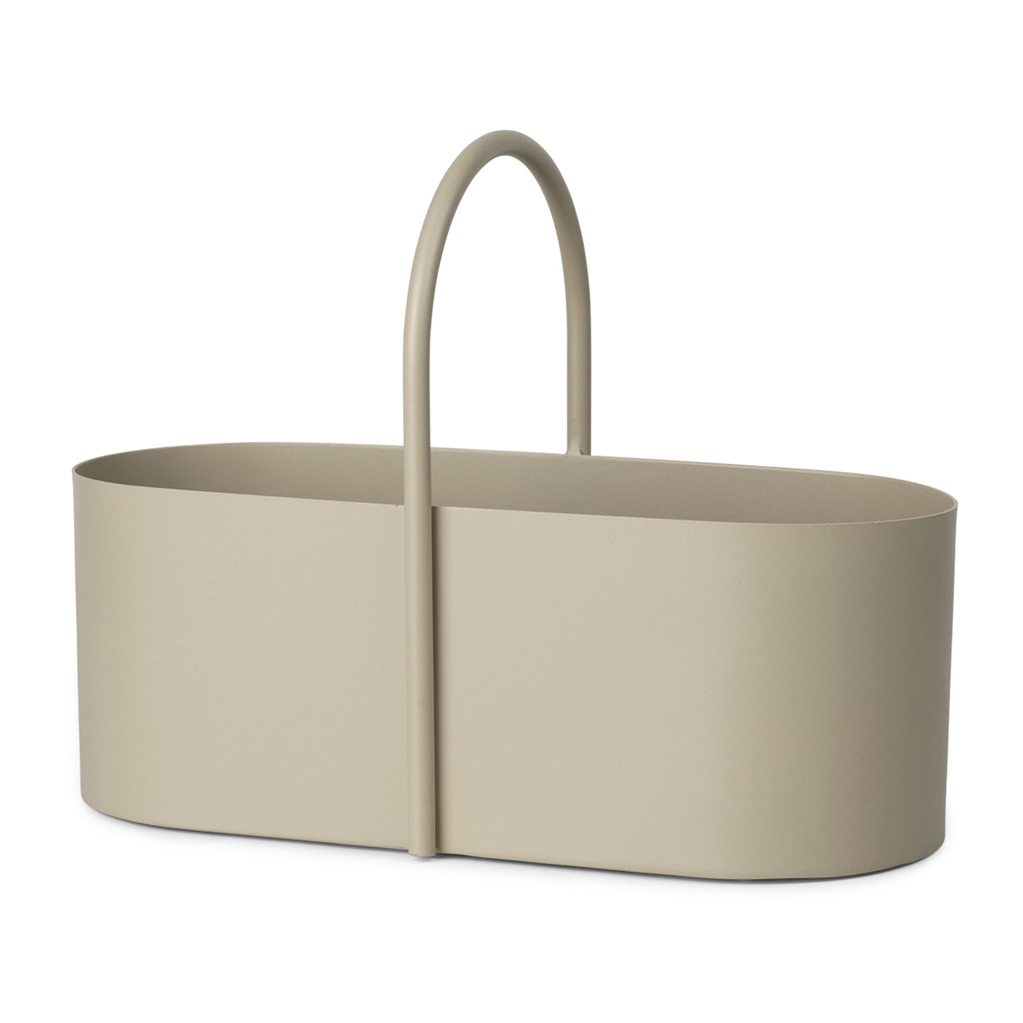 Ferm Living（ファームリビング）は、人生の対比を意識しながら、期待や夢の中で快適さと意味を追い求め、真の価値を感じられる空間を提供することを目指しています。デザインへの情熱と、環境や社会に配慮した責任ある選択を大切にし、誠実で心地よい製品や環境づくりに取り組んでいます。デンマーク・コペンハーゲンを拠点に、世界中の職人と協働し、スカンジナビアの思想と世界の技術・伝統を融合。柔らかなフォルムや豊かなテクスチャー、意外性のあるディテールを特徴とするコレクションは、洗練された美しさの中にも驚きと温かみをもたらします。素材選びから製造、配送まで持続可能性を意識し、より良い未来へ向けた選択を後押しします。家具、アクセサリー、照明を通じて、あなたらしく心地よい空間づくりをサポートします。