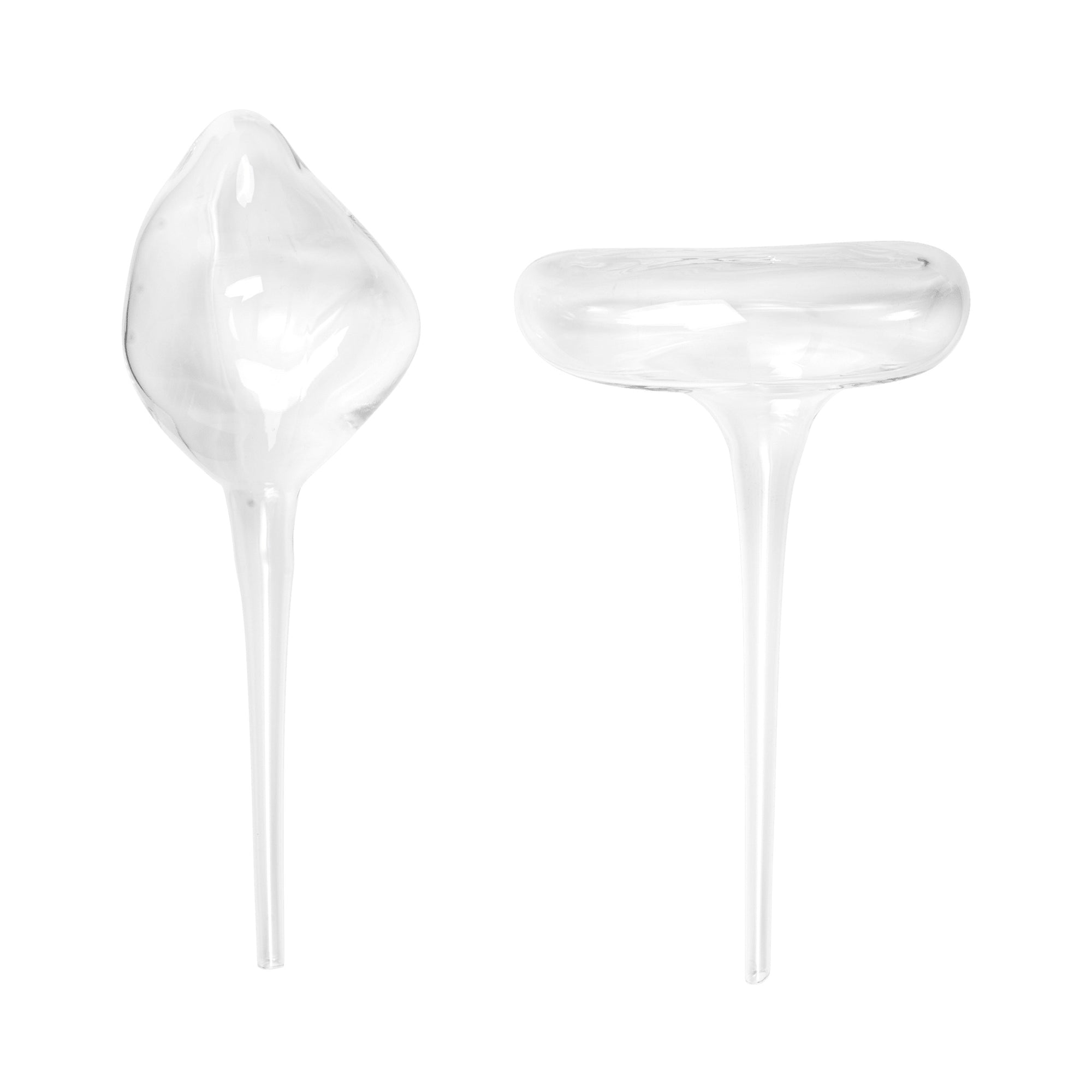 Ferm Living（ファームリビング）は、人生の対比を意識しながら、期待や夢の中で快適さと意味を追い求め、真の価値を感じられる空間を提供することを目指しています。デザインへの情熱と、環境や社会に配慮した責任ある選択を大切にし、誠実で心地よい製品や環境づくりに取り組んでいます。デンマーク・コペンハーゲンを拠点に、世界中の職人と協働し、スカンジナビアの思想と世界の技術・伝統を融合。柔らかなフォルムや豊かなテクスチャー、意外性のあるディテールを特徴とするコレクションは、洗練された美しさの中にも驚きと温かみをもたらします。素材選びから製造、配送まで持続可能性を意識し、より良い未来へ向けた選択を後押しします。家具、アクセサリー、照明を通じて、あなたらしく心地よい空間づくりをサポートします。