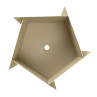 Ferm Living（ファームリビング）は、人生の対比を意識しながら、期待や夢の中で快適さと意味を追い求め、真の価値を感じられる空間を提供することを目指しています。デザインへの情熱と、環境や社会に配慮した責任ある選択を大切にし、誠実で心地よい製品や環境づくりに取り組んでいます。デンマーク・コペンハーゲンを拠点に、世界中の職人と協働し、スカンジナビアの思想と世界の技術・伝統を融合。柔らかなフォルムや豊かなテクスチャー、意外性のあるディテールを特徴とするコレクションは、洗練された美しさの中にも驚きと温かみをもたらします。素材選びから製造、配送まで持続可能性を意識し、より良い未来へ向けた選択を後押しします。家具、アクセサリー、照明を通じて、あなたらしく心地よい空間づくりをサポートします。