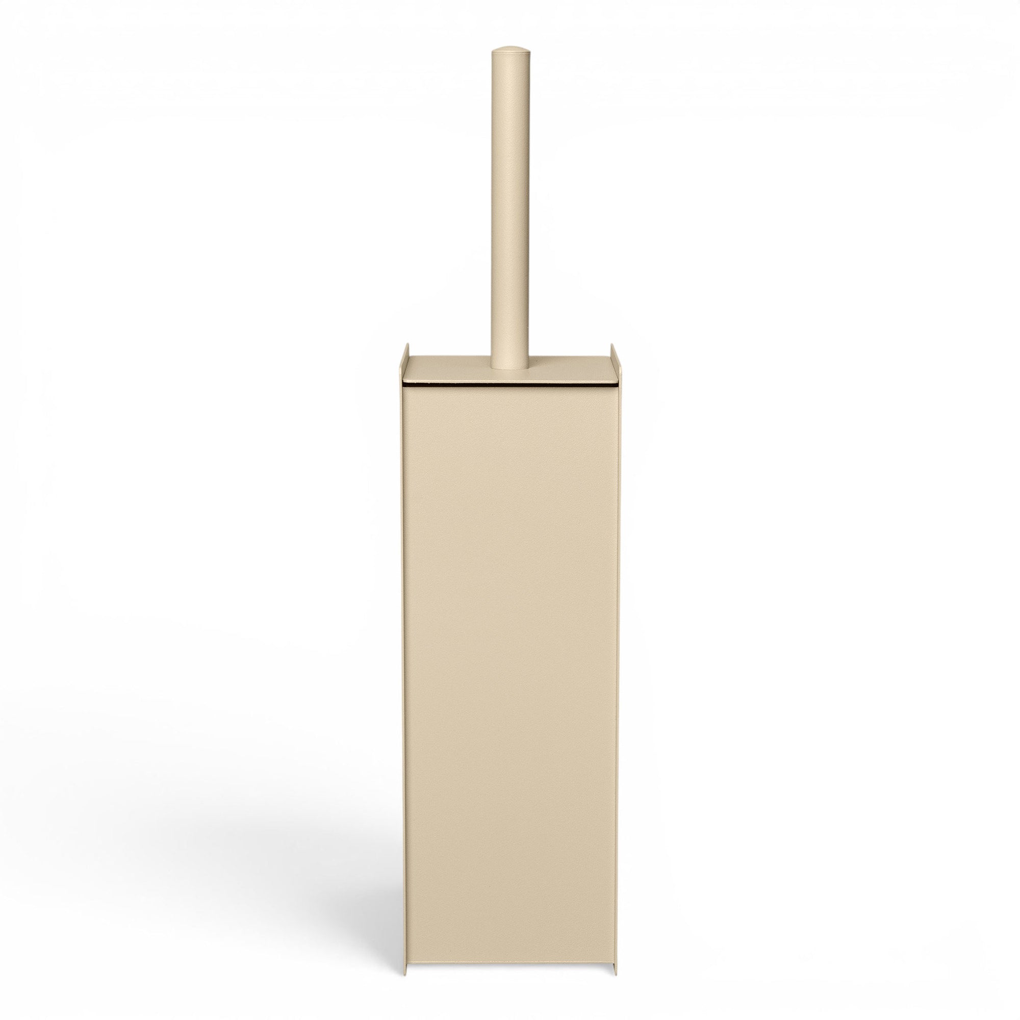 Ferm Living（ファームリビング）は、人生の対比を意識しながら、期待や夢の中で快適さと意味を追い求め、真の価値を感じられる空間を提供することを目指しています。デザインへの情熱と、環境や社会に配慮した責任ある選択を大切にし、誠実で心地よい製品や環境づくりに取り組んでいます。デンマーク・コペンハーゲンを拠点に、世界中の職人と協働し、スカンジナビアの思想と世界の技術・伝統を融合。柔らかなフォルムや豊かなテクスチャー、意外性のあるディテールを特徴とするコレクションは、洗練された美しさの中にも驚きと温かみをもたらします。素材選びから製造、配送まで持続可能性を意識し、より良い未来へ向けた選択を後押しします。家具、アクセサリー、照明を通じて、あなたらしく心地よい空間づくりをサポートします。